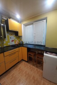 Продаж квартири, Запоріжжя, р‑н. Вознесенівський (Орджонікідзевський), Центральний бульвар, буд. 18