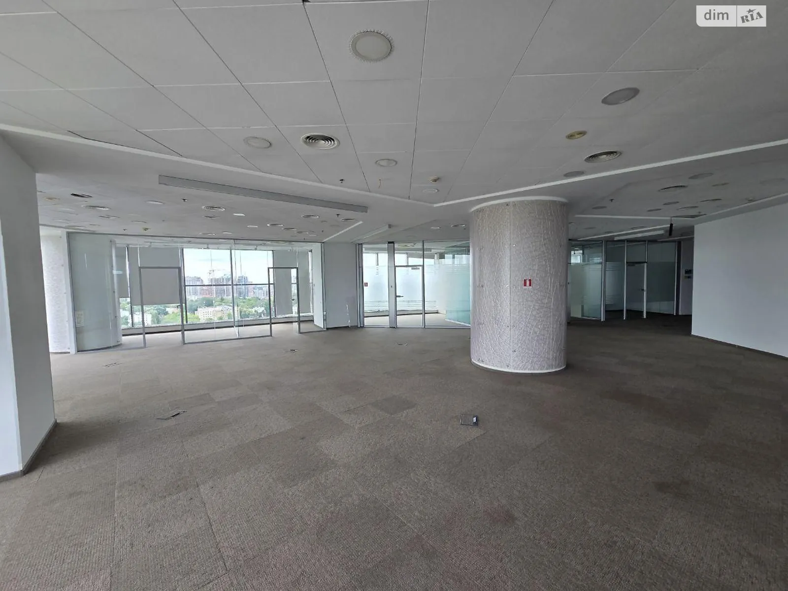 Сдается в аренду офис 760 кв. м в бизнес-центре, цена: 27400 $ - фото 1