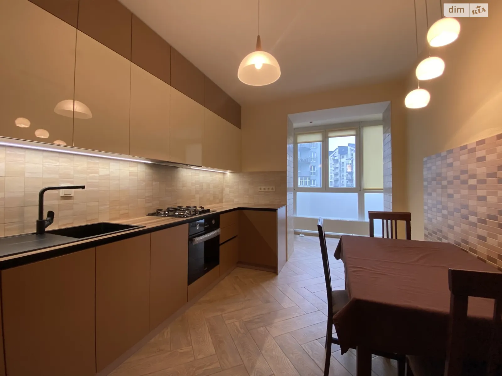 Продается 2-комнатная квартира 62 кв. м в Ивано-Франковске, ул. Стуса Василия, 5 - фото 1