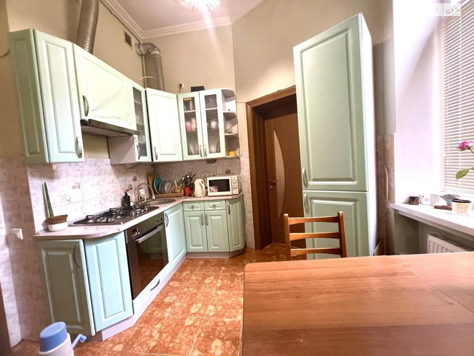 Продається 2-кімнатна квартира 39.6 кв. м у Львові, пл. Святого Теодора - фото 1