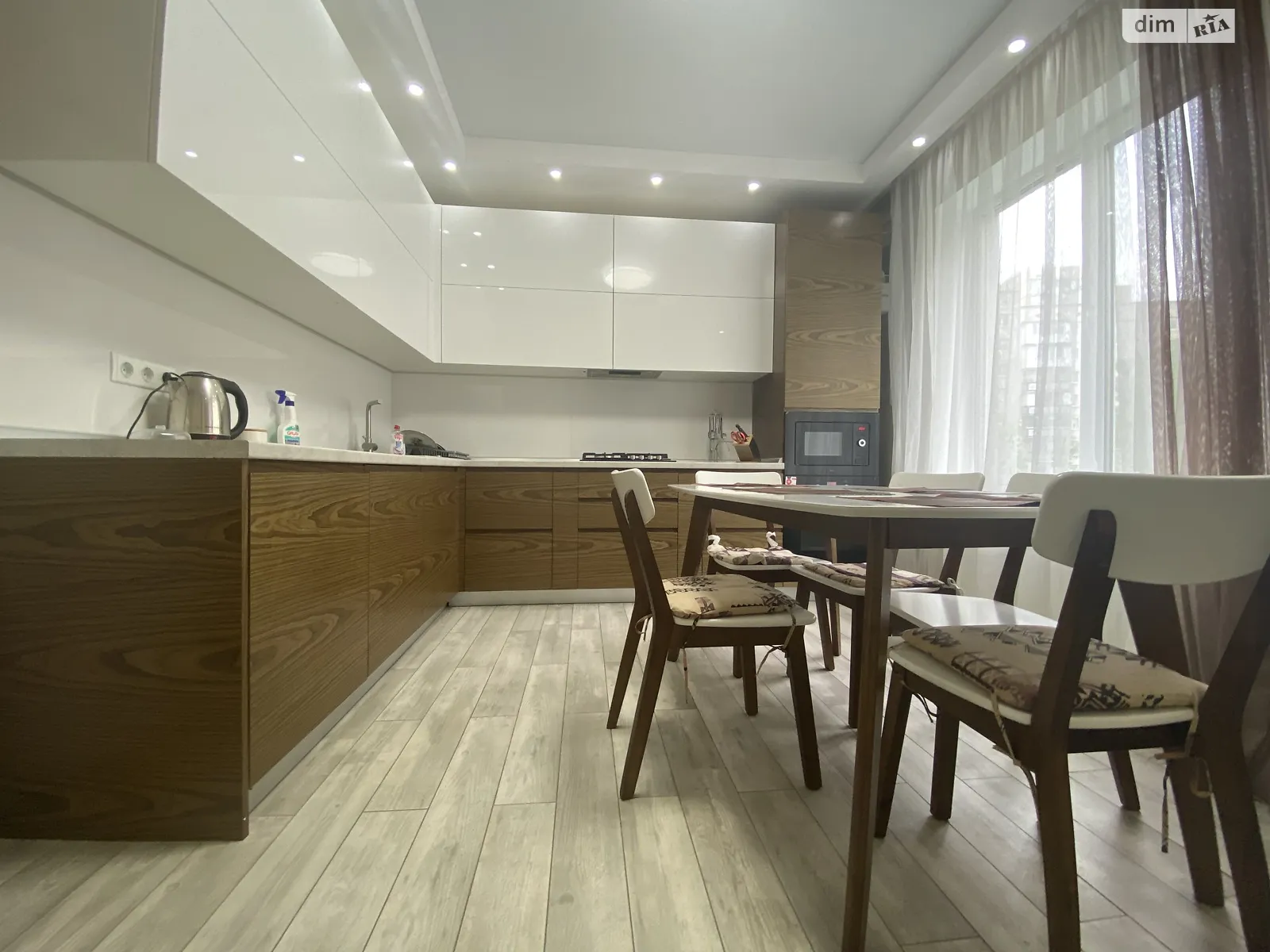 Продається 3-кімнатна квартира 84 кв. м у Чорноморську, вул. Парусна - фото 1