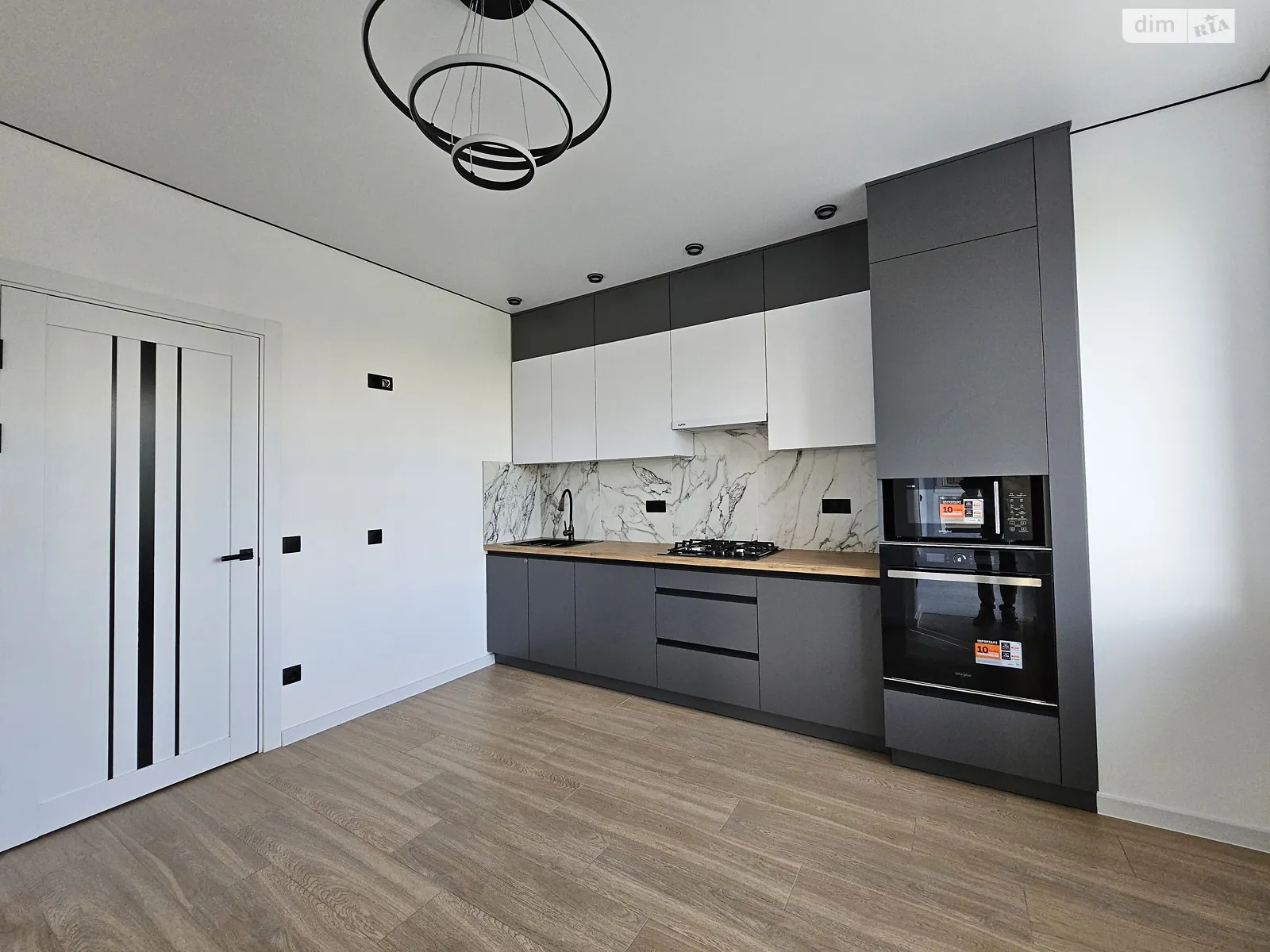 Продается 1-комнатная квартира 38.5 кв. м в Ивано-Франковске, ул. Мира - фото 1