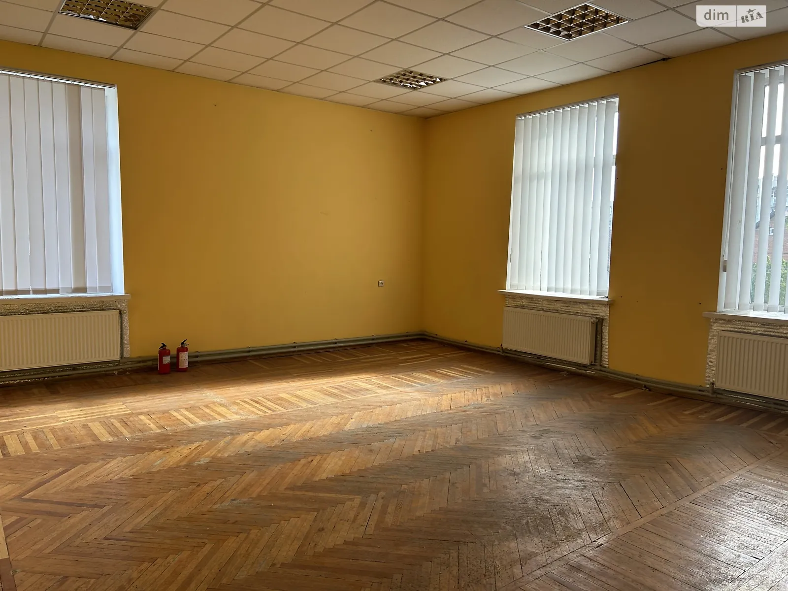Сдается в аренду офис 41 кв. м в бизнес-центре, цена: 10250 грн - фото 1