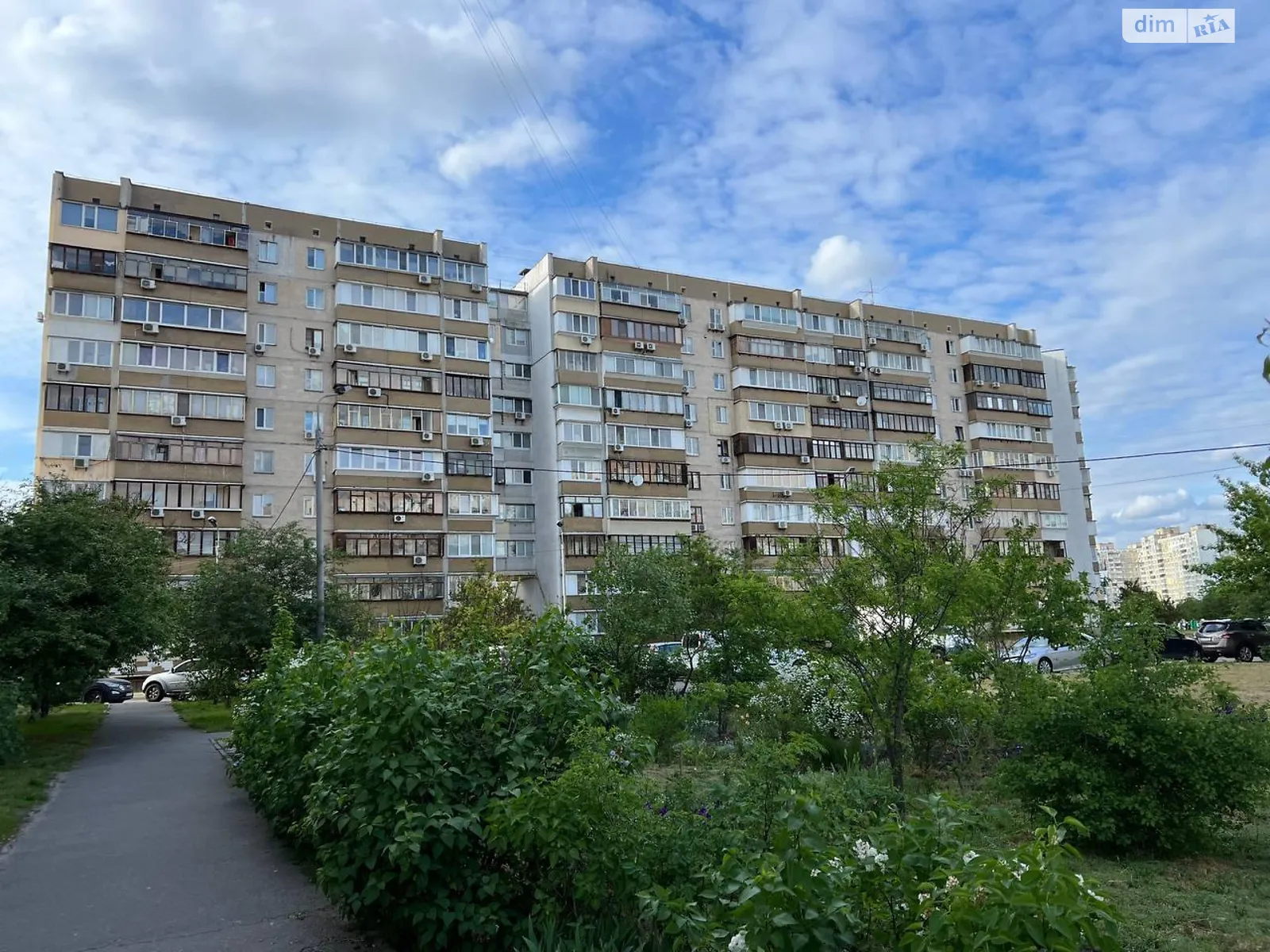 Продается 3-комнатная квартира 74 кв. м в Киеве, ул. Драгоманова, 42 - фото 1