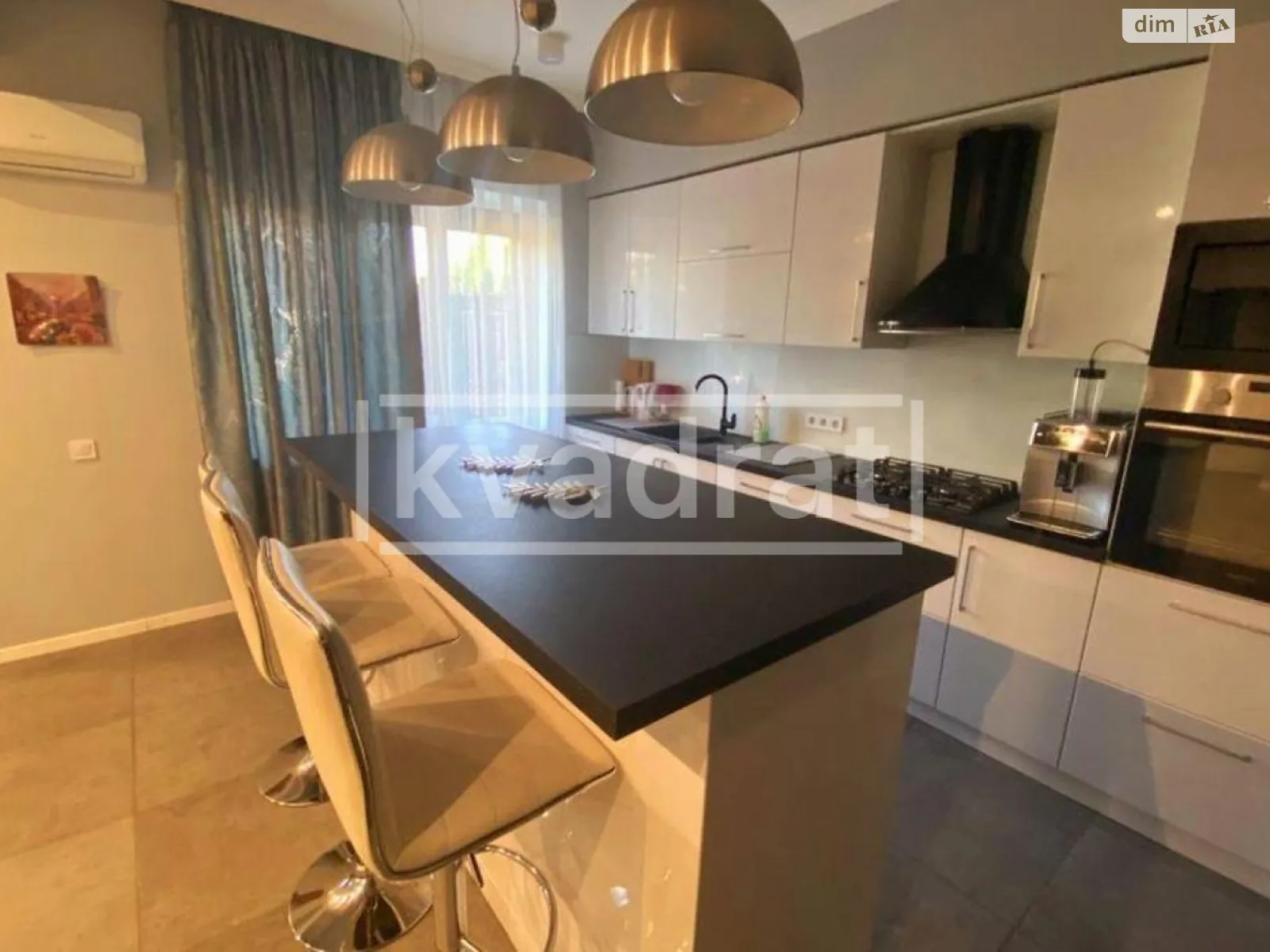 Сдается в аренду дом на 3 этажа 350 кв. м с террасой, цена: 1950 $ - фото 1