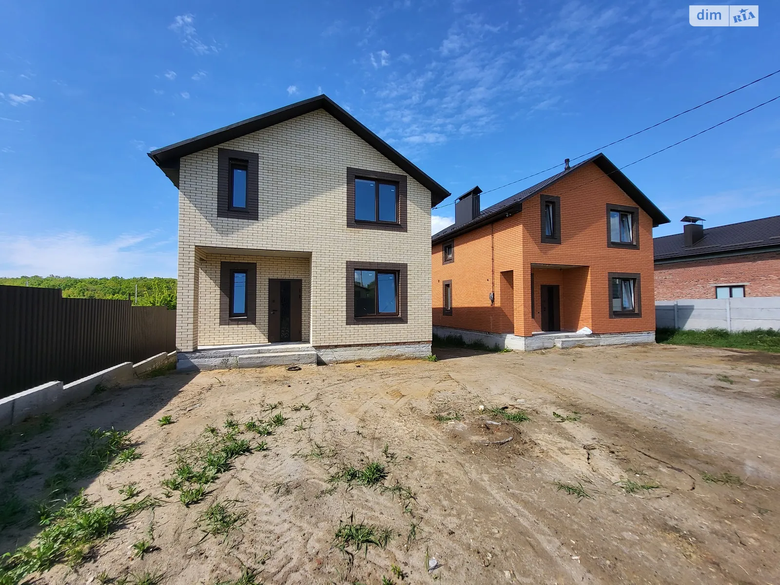 Продается дом на 2 этажа 115 кв. м с камином, цена: 93000 $ - фото 1