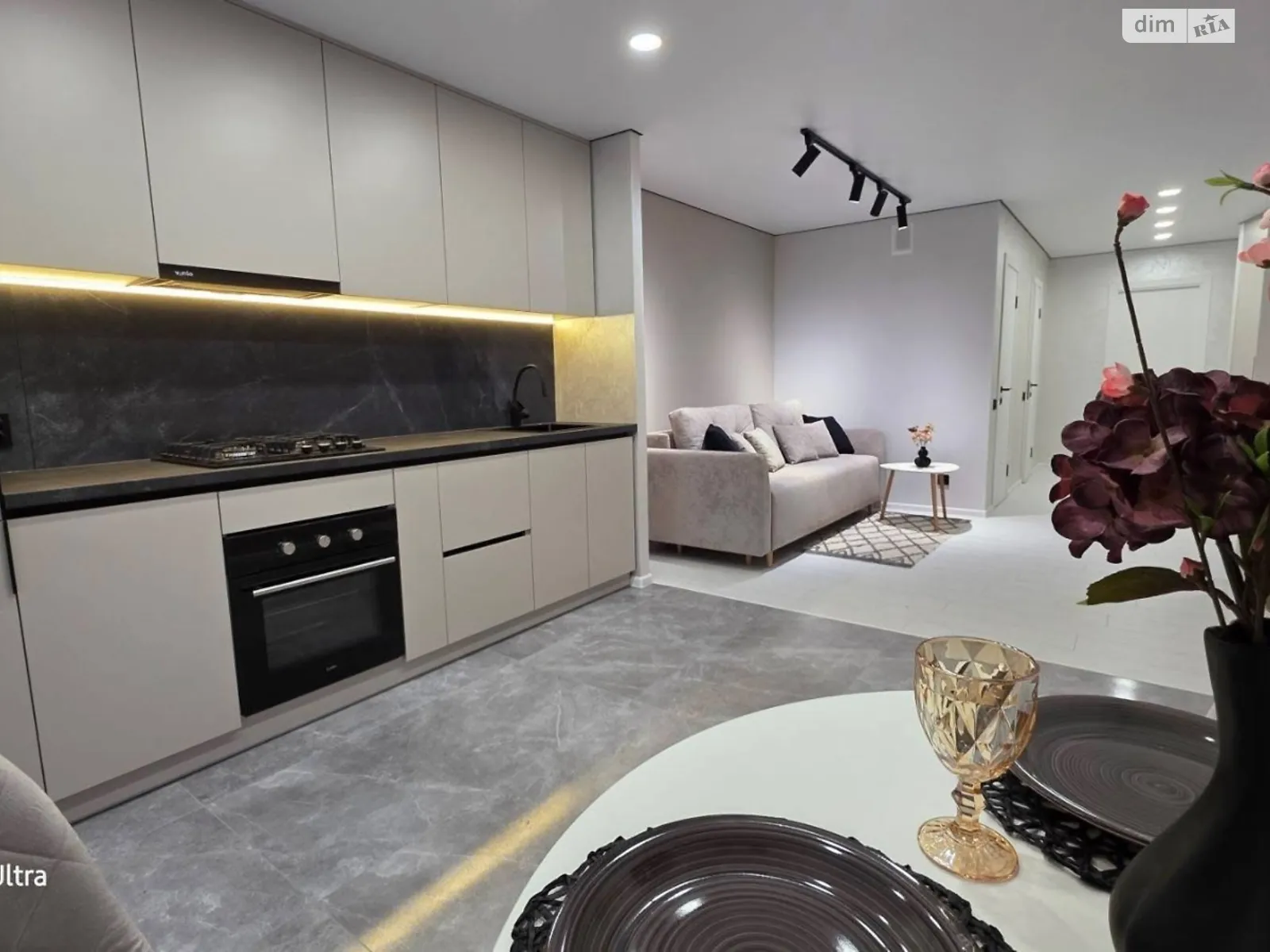 2-кімнатна квартира 70 кв. м у Тернополі, цена: 76500 $ - фото 1