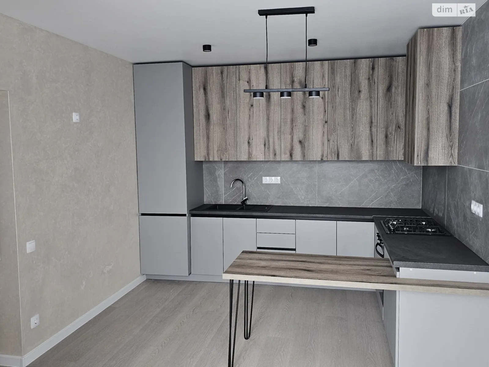 Продается 2-комнатная квартира 56 кв. м в Ивано-Франковске, ул. Мира, 100 - фото 1