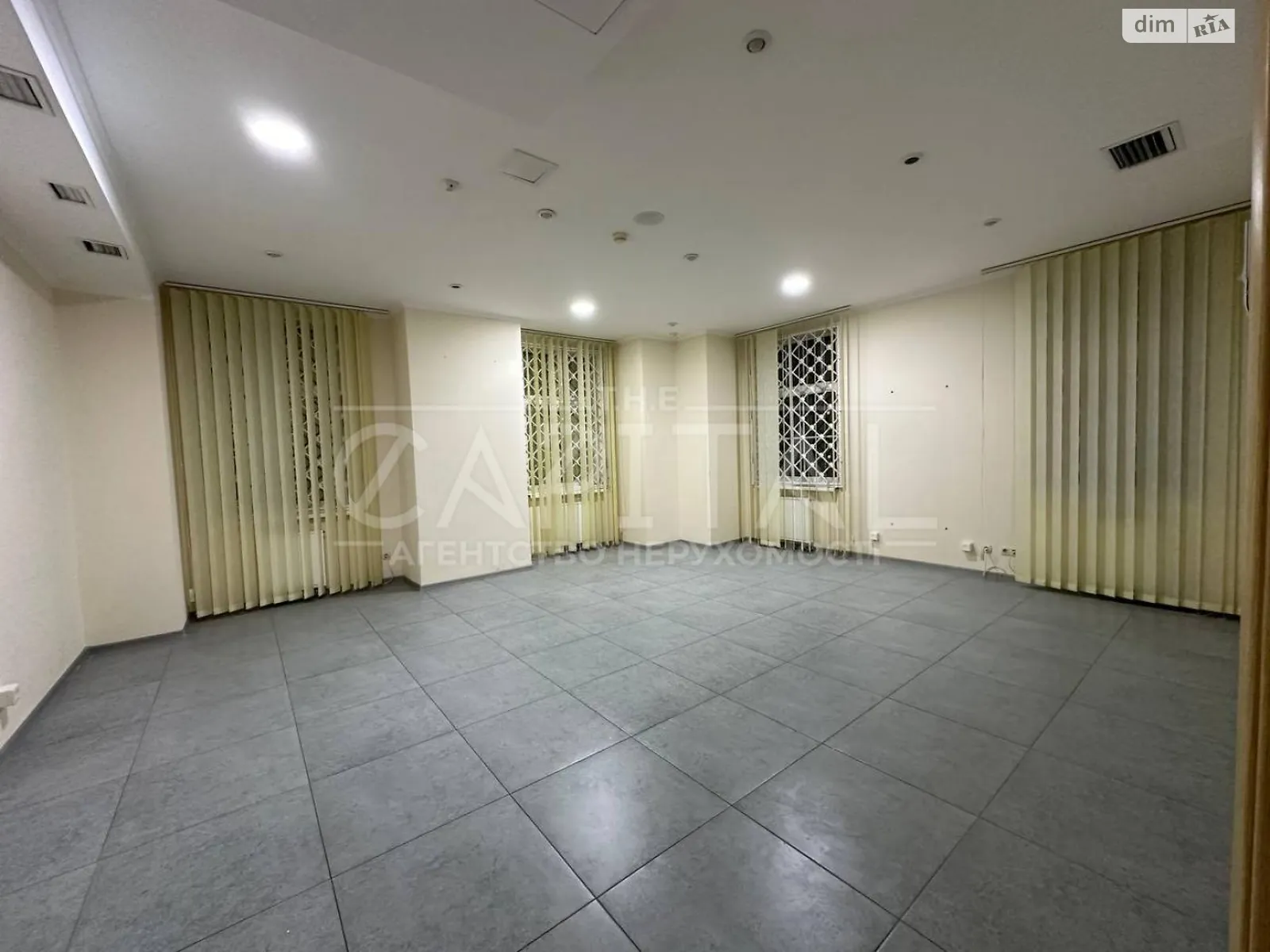 Здається в оренду офіс 180 кв. м в бізнес-центрі, цена: 1800 $ - фото 1