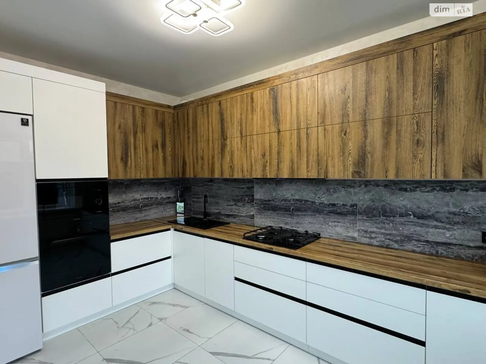 Продается дом на 2 этажа 120 кв. м с мансардой, цена: 170000 $ - фото 1
