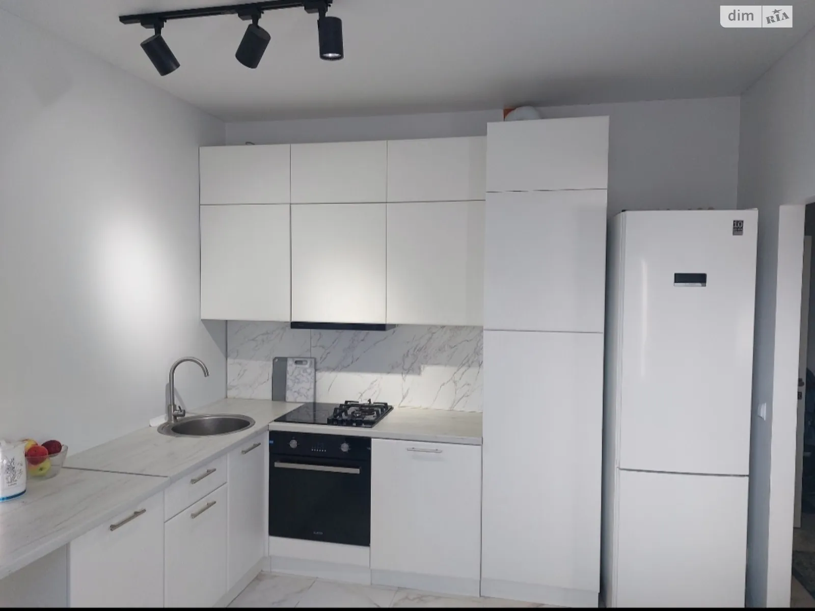 Продается 1-комнатная квартира 49.6 кв. м в Гостомеле, пер. Богдана Ступки, 3 - фото 1