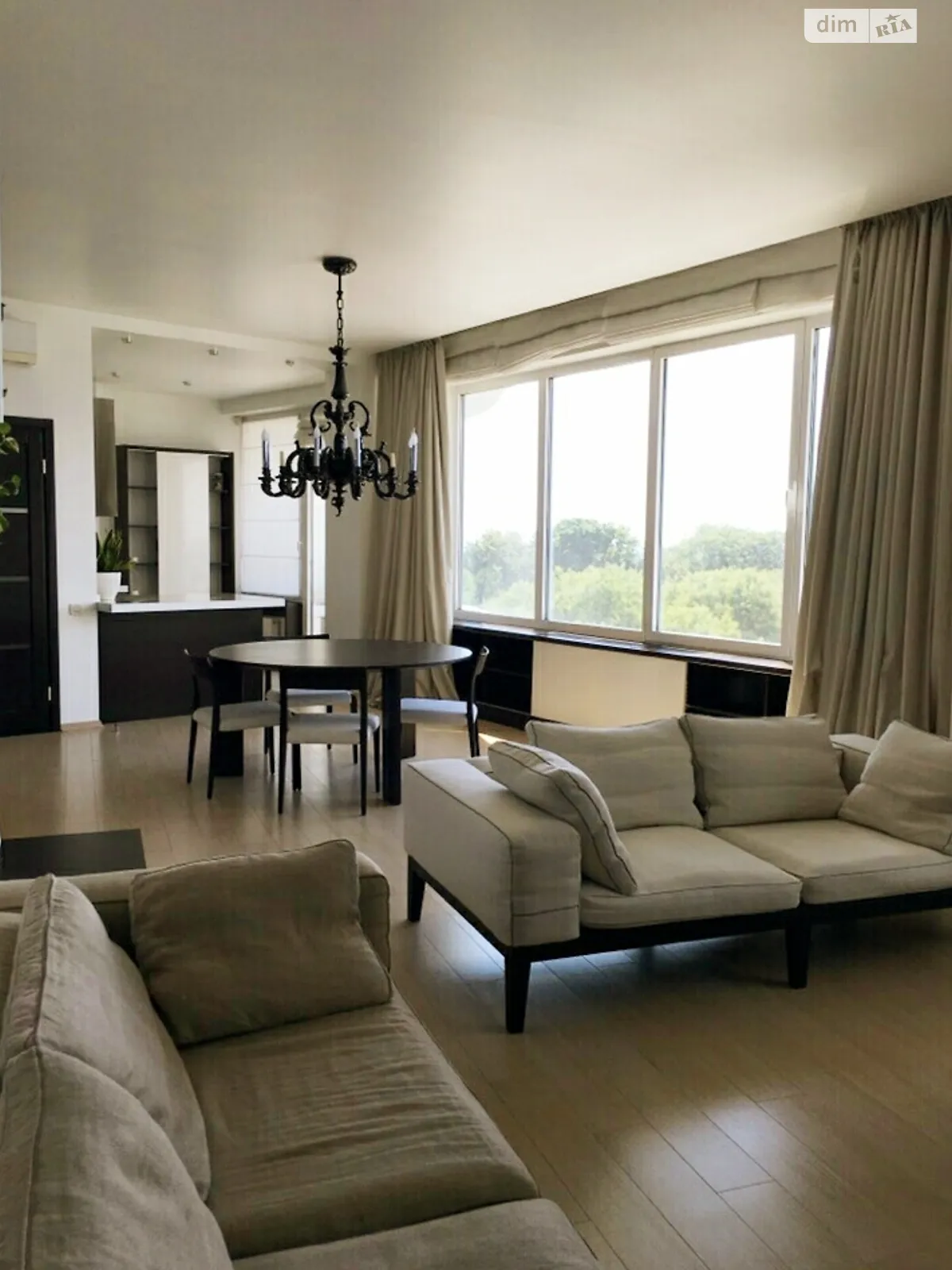 Сдается в аренду 2-комнатная квартира 120 кв. м в Одессе, ул. Литературная, 1А - фото 1