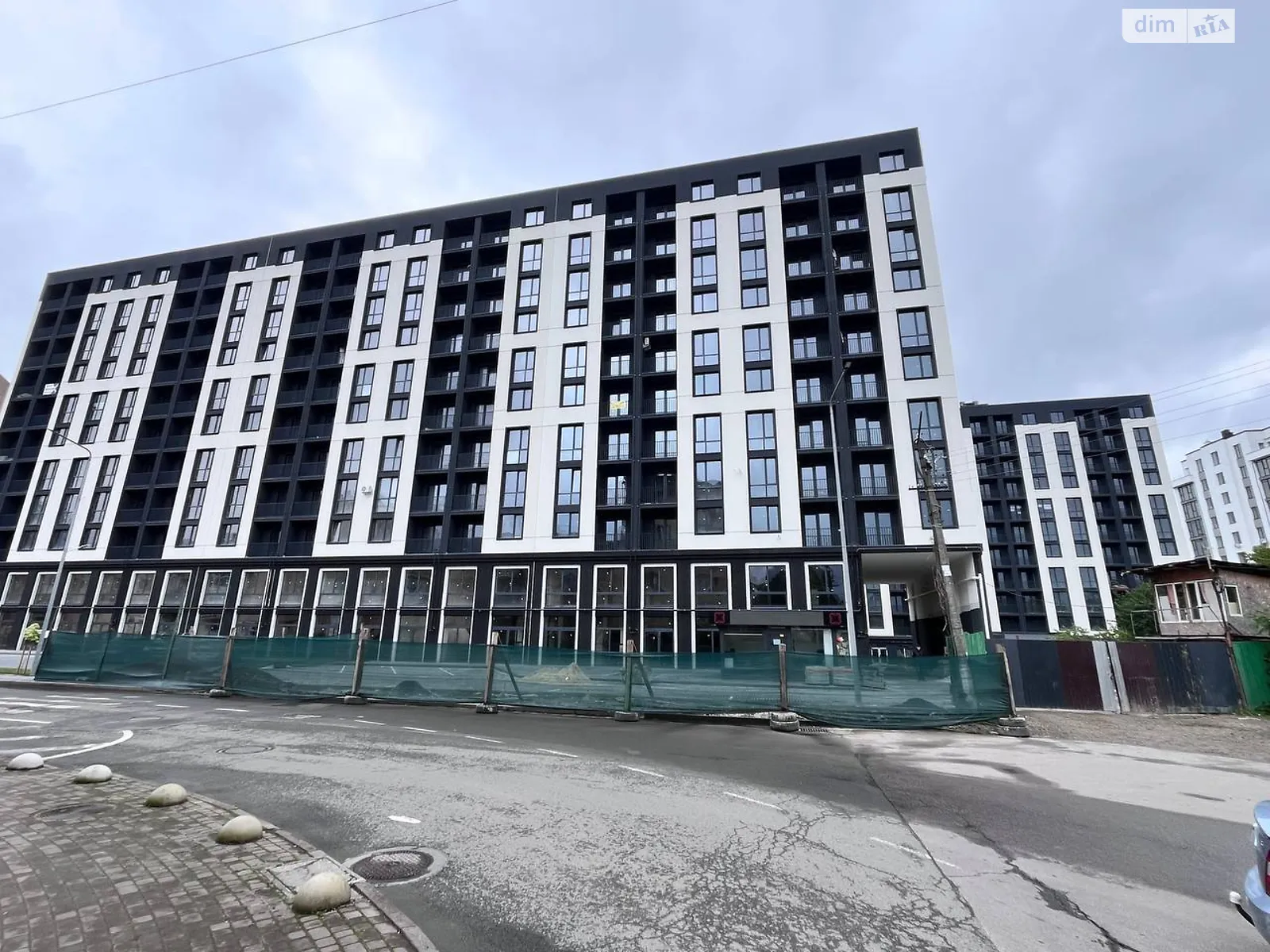 Продается 1-комнатная квартира 48.5 кв. м в Ивано-Франковске, ул. Ленкавского, 2А - фото 1