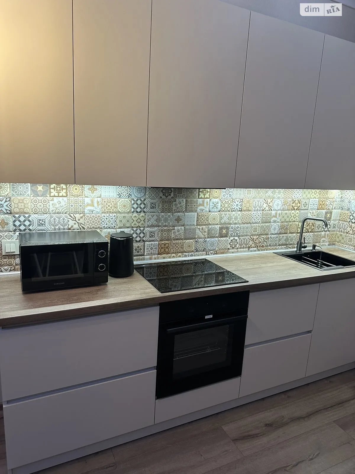 Сдается в аренду 2-комнатная квартира 55 кв. м в, цена: 550 $ - фото 1