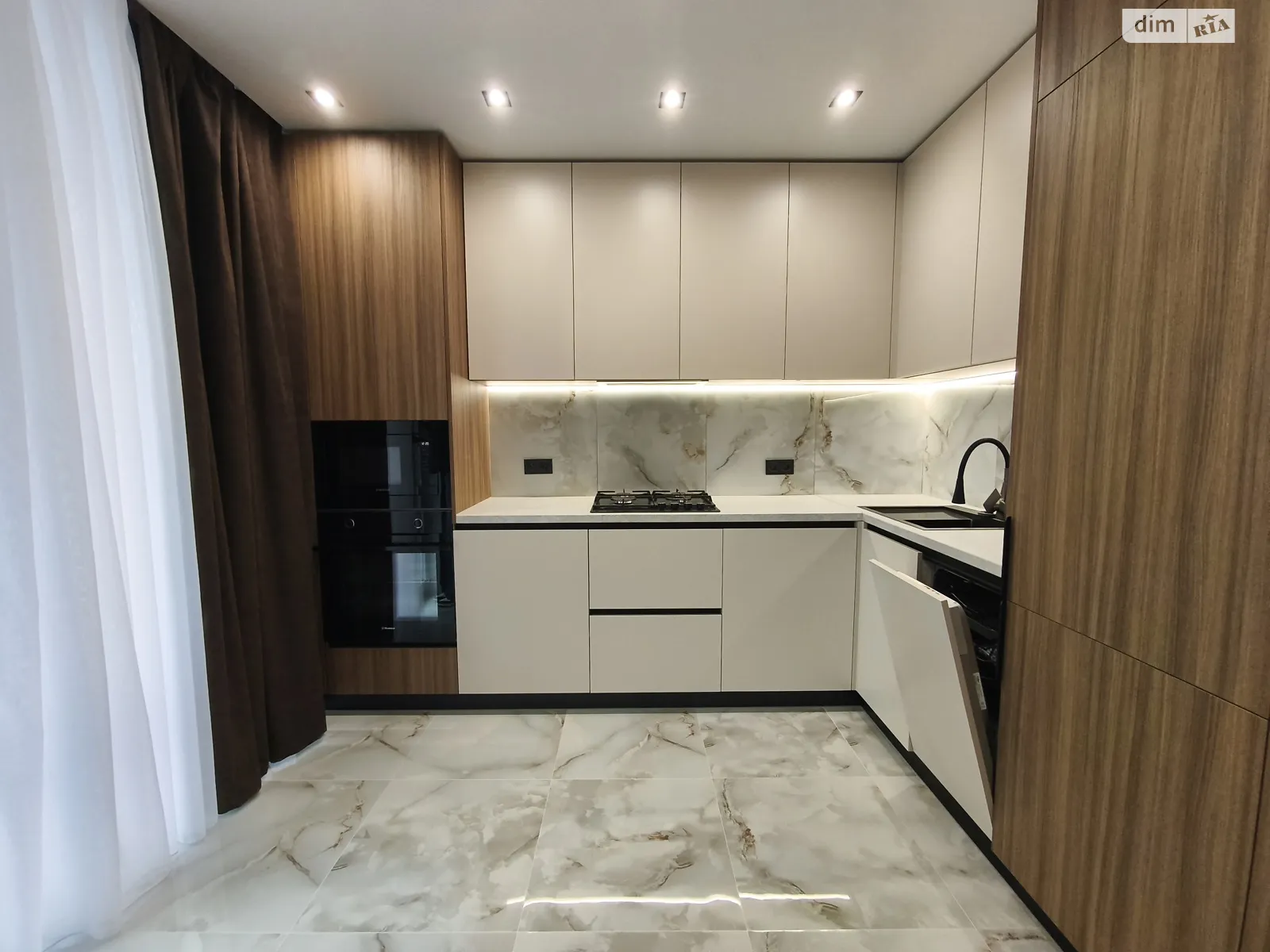 ул. Крайковского, 3 корпус 3 Княгинин Ивано-Франковск ЖК Family Plaza - фото 1