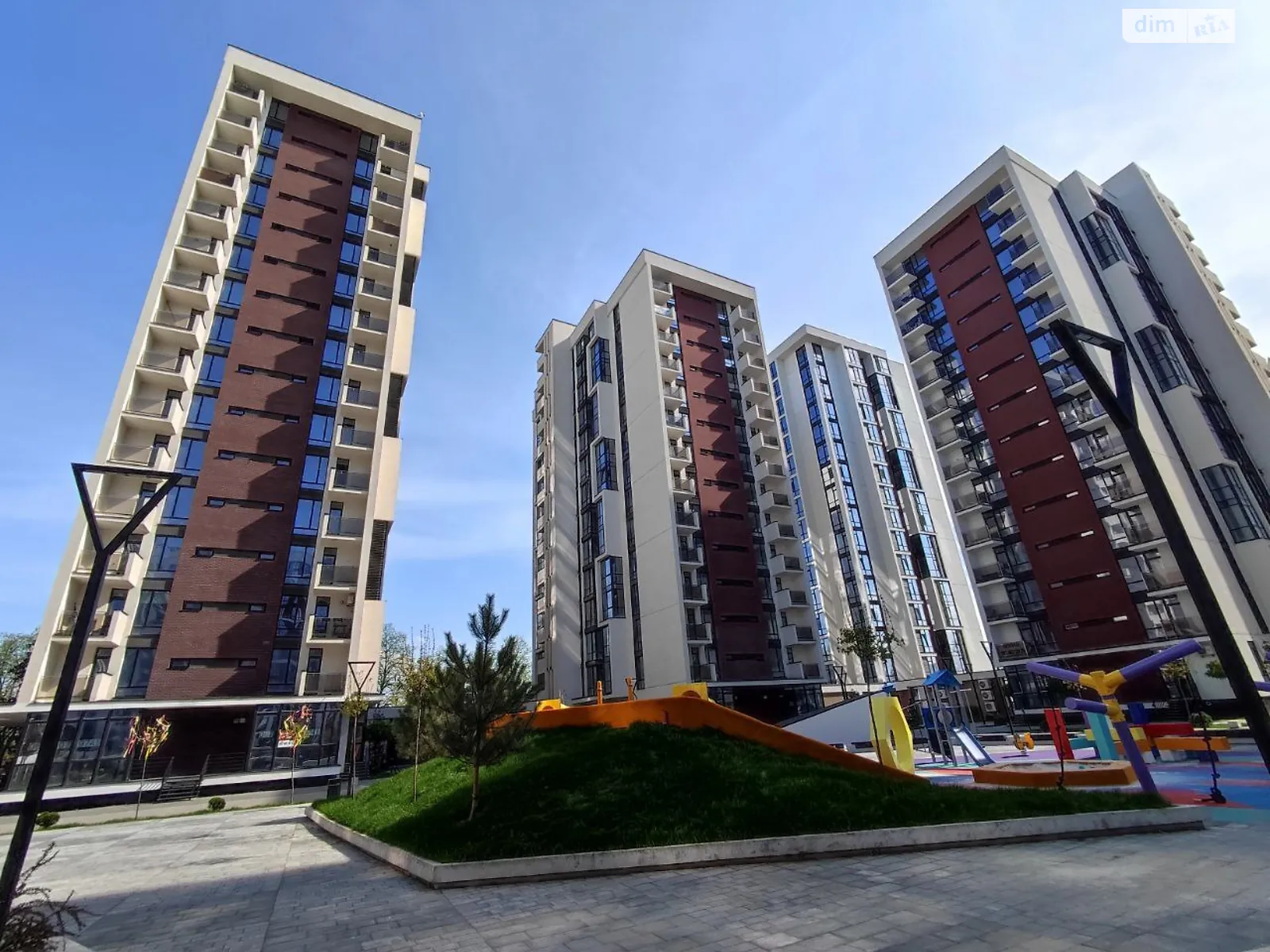 Продается 1-комнатная квартира 44 кв. м в Ивано-Франковске, ул. Ленкавского, 34 корпус 6 - фото 1
