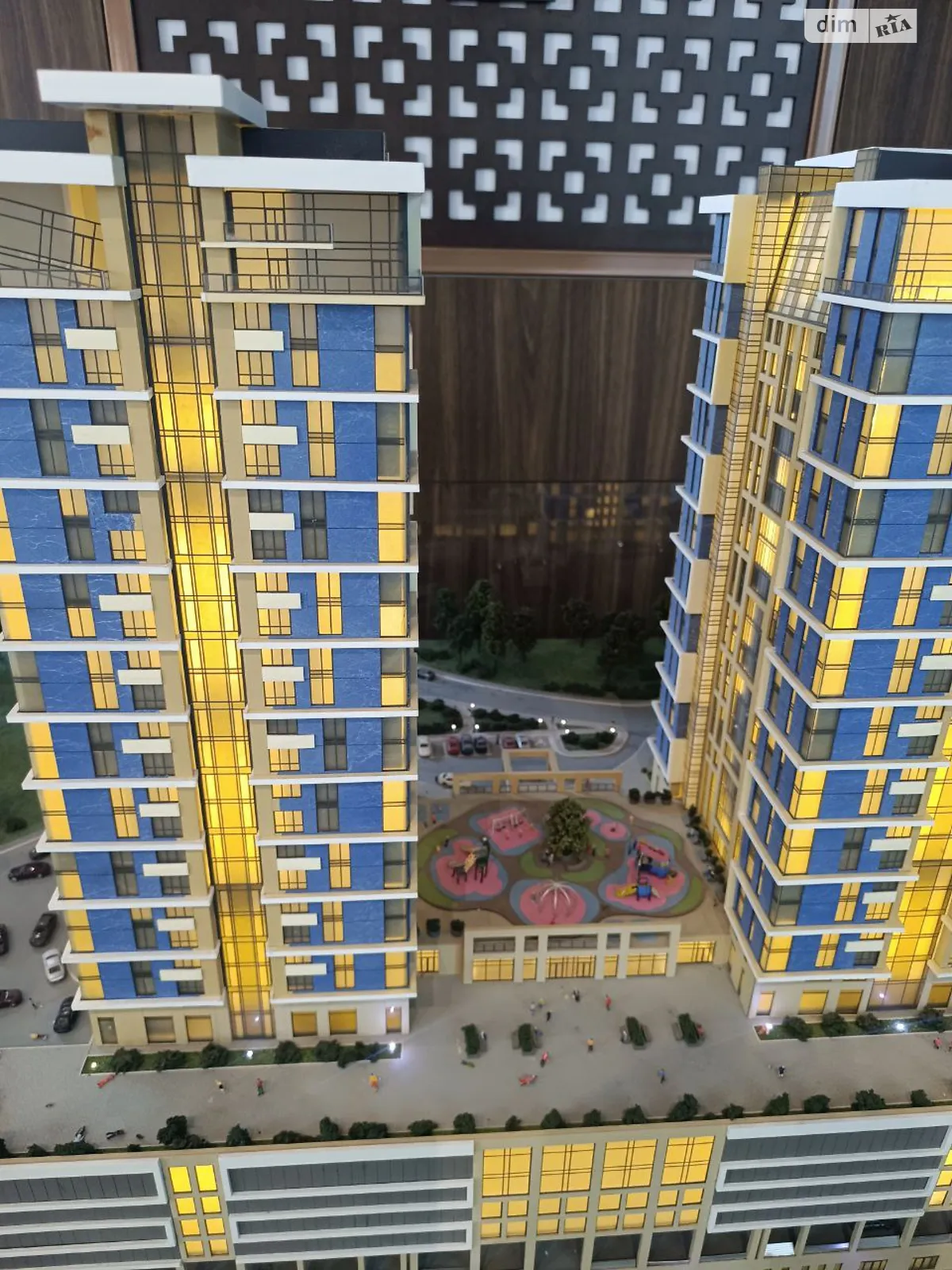 Продается 3-комнатная квартира 107.2 кв. м в Киеве, ул. Зверинецкая, 70А - фото 1
