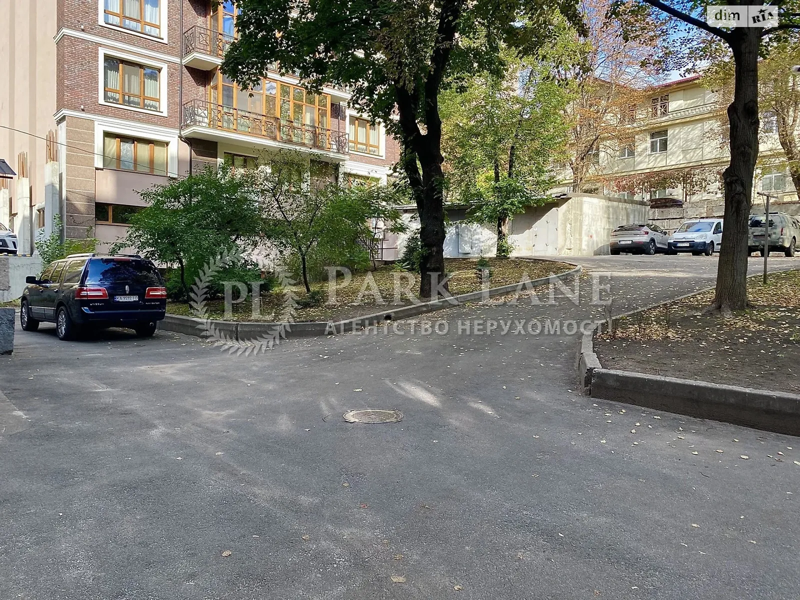 Продается отдельно стоящий гараж универсальный на 28.8 кв. м, цена: 40000 $ - фото 1
