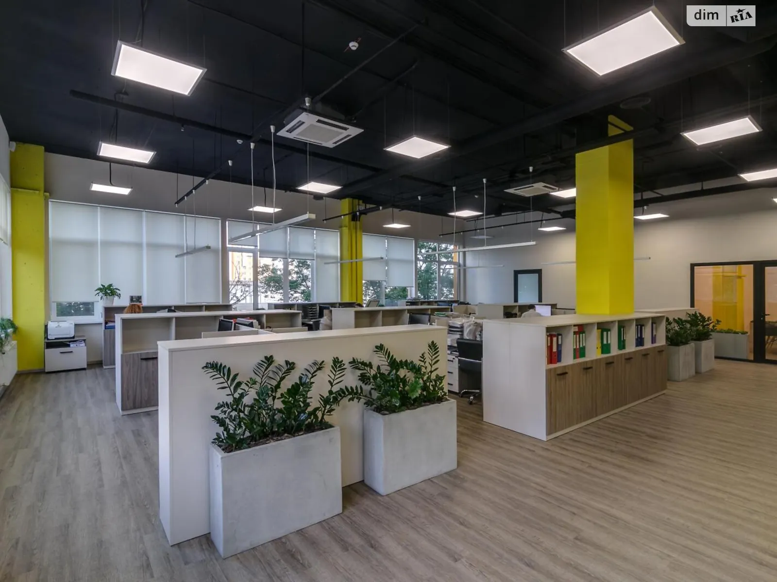 Сдается в аренду офис 320 кв. м в бизнес-центре, цена: 4100 $ - фото 1