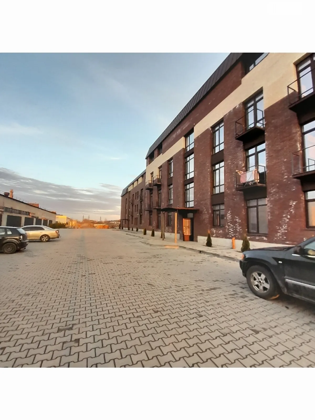 2-кімнатна квартира 53 кв. м у Луцьку, вул. Електроапаратна, 2В - фото 1