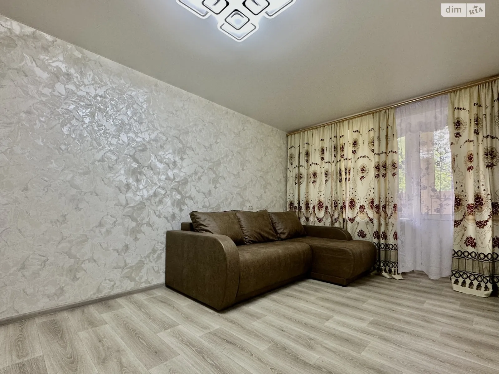 Продается 2-комнатная квартира 42 кв. м в Чернигове, просп. Мира, 207А - фото 1