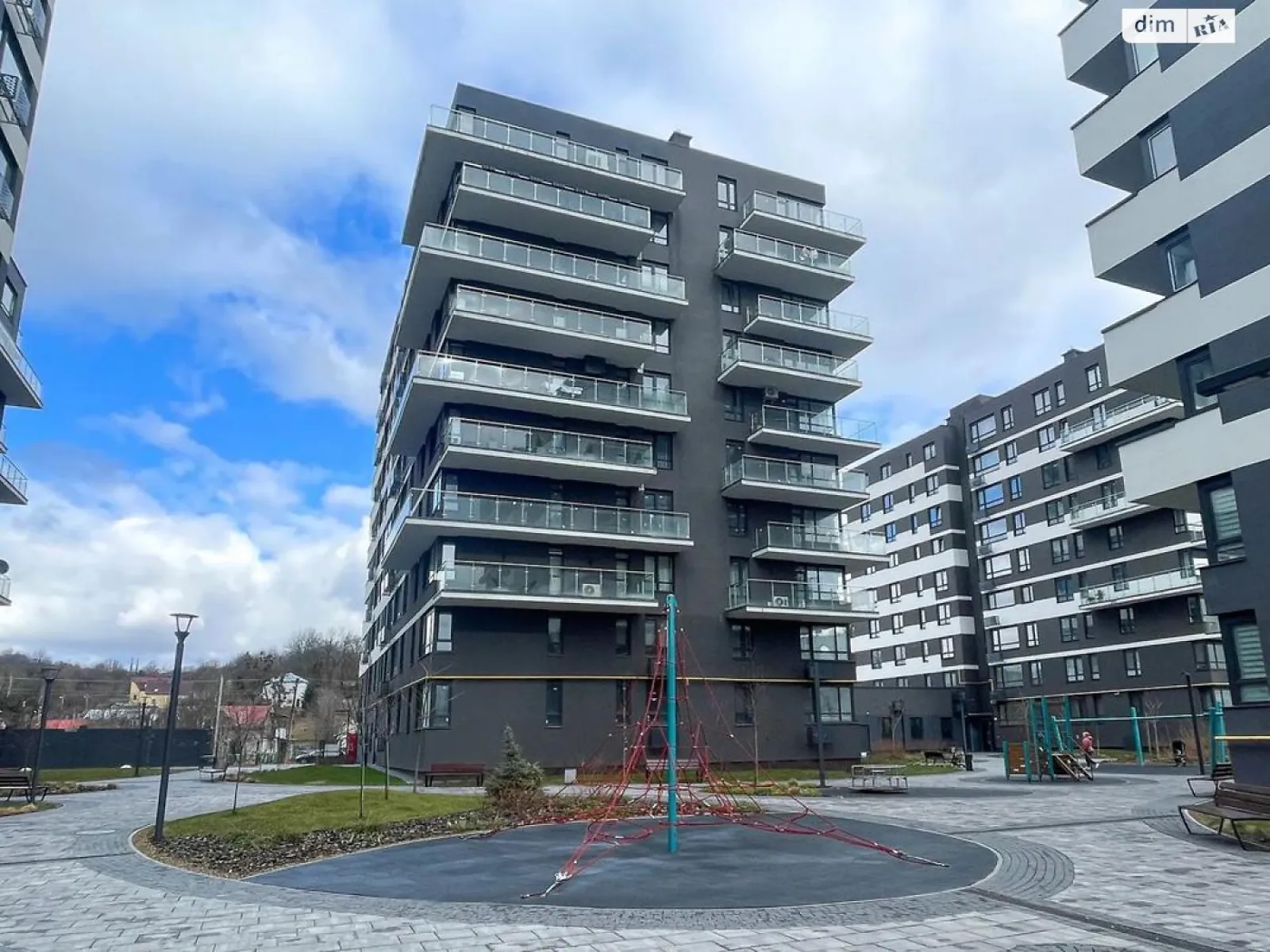 Продается 3-комнатная квартира 82 кв. м в Львове, ул. Топольная - фото 1