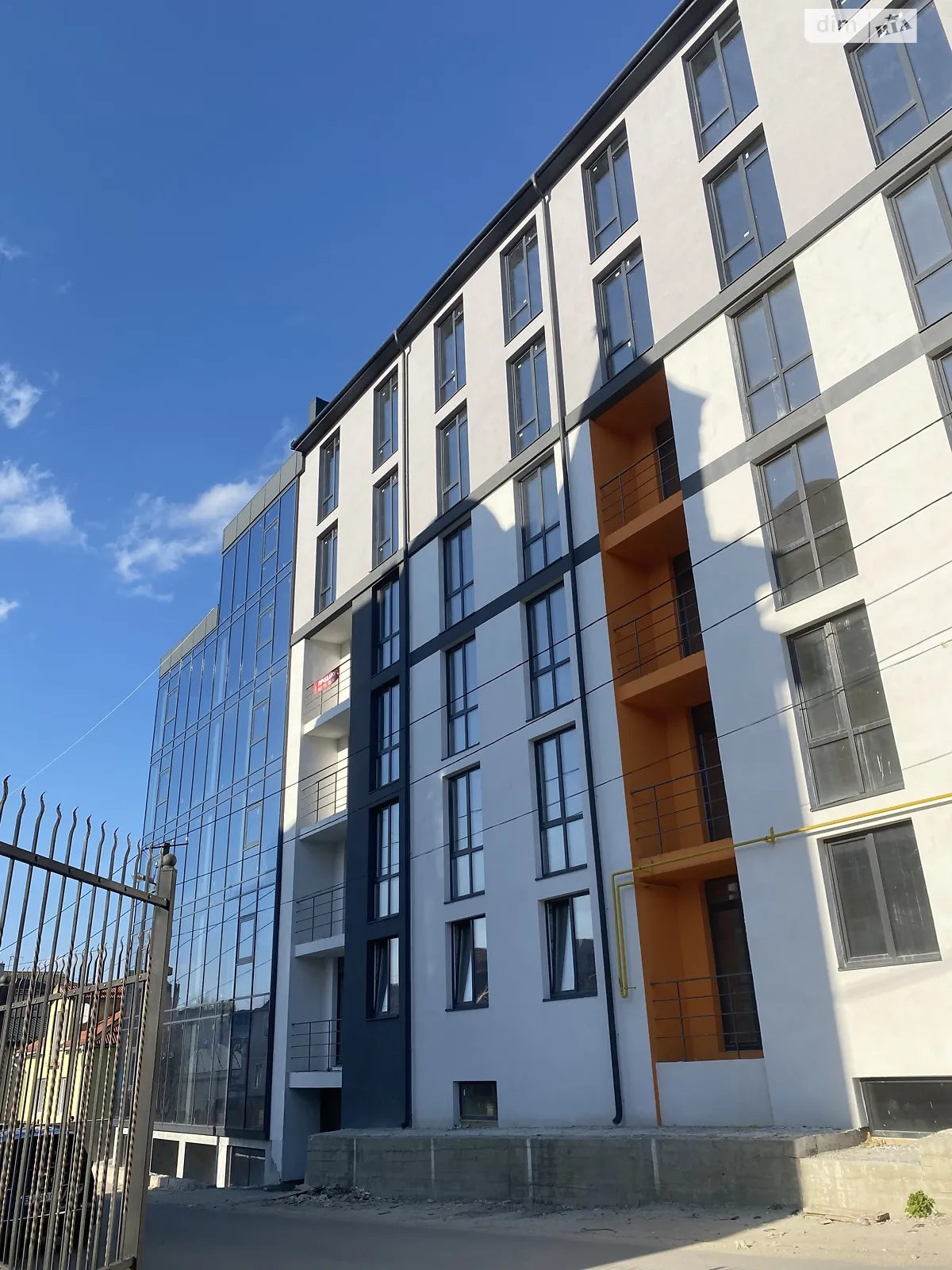 2-комнатная квартира 82 кв. м в Тернополе, ул. Выговского Гетмана - фото 1