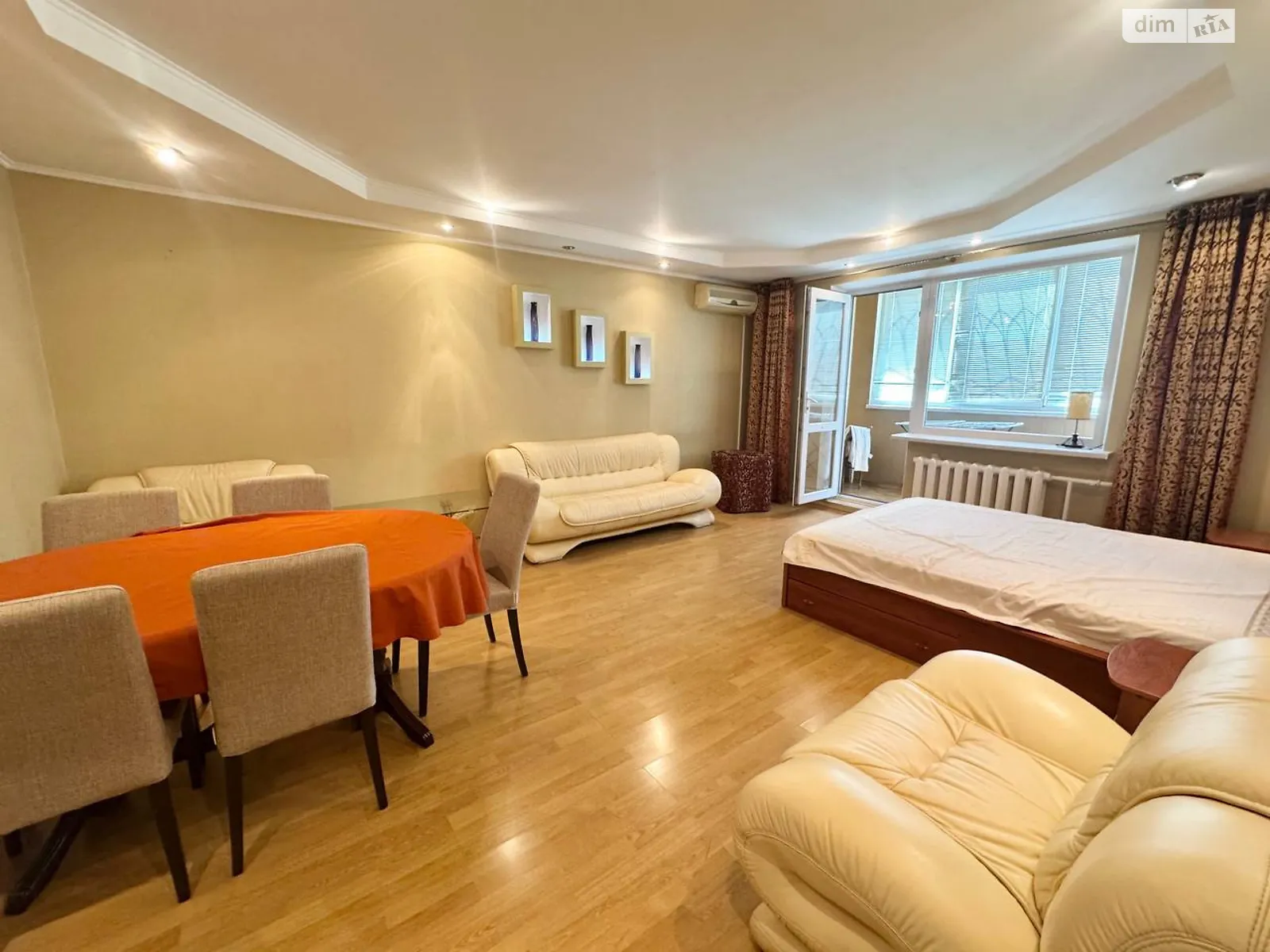 Продается 2-комнатная квартира 69 кв. м в Одессе, ул. Академика Королева, 26А - фото 1