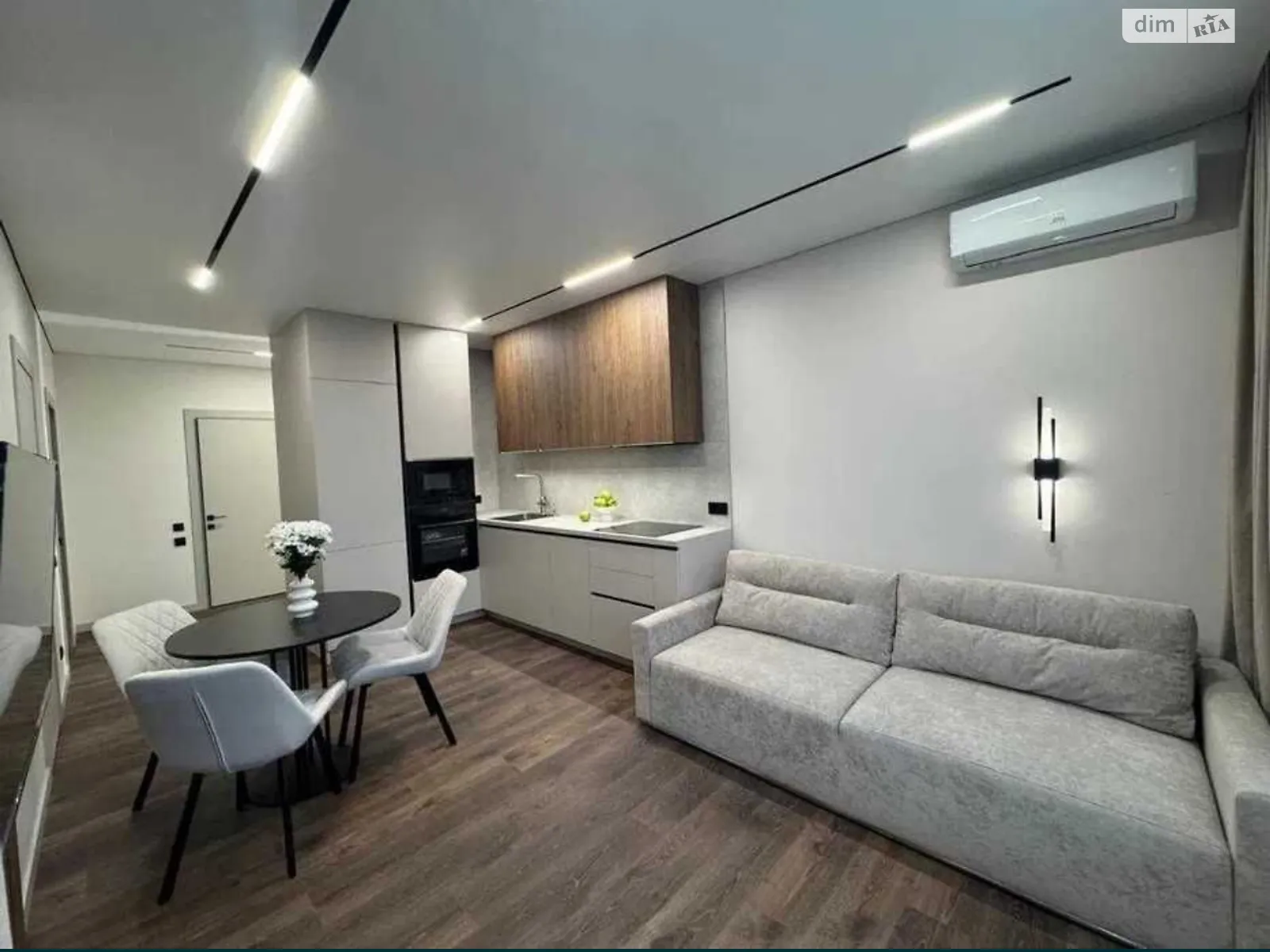 Продается 2-комнатная квартира 61 кв. м в Киеве, ул. Александра Олеся, 7 - фото 1
