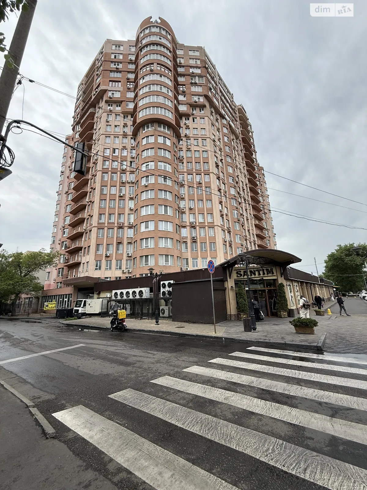 Продается 3-комнатная квартира 100 кв. м в Одессе, ул. Макаренко, 2А - фото 1