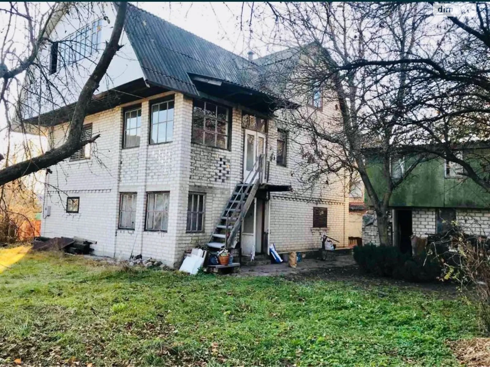 Продается дом на 3 этажа 160 кв. м с мансардой, цена: 52000 $ - фото 1