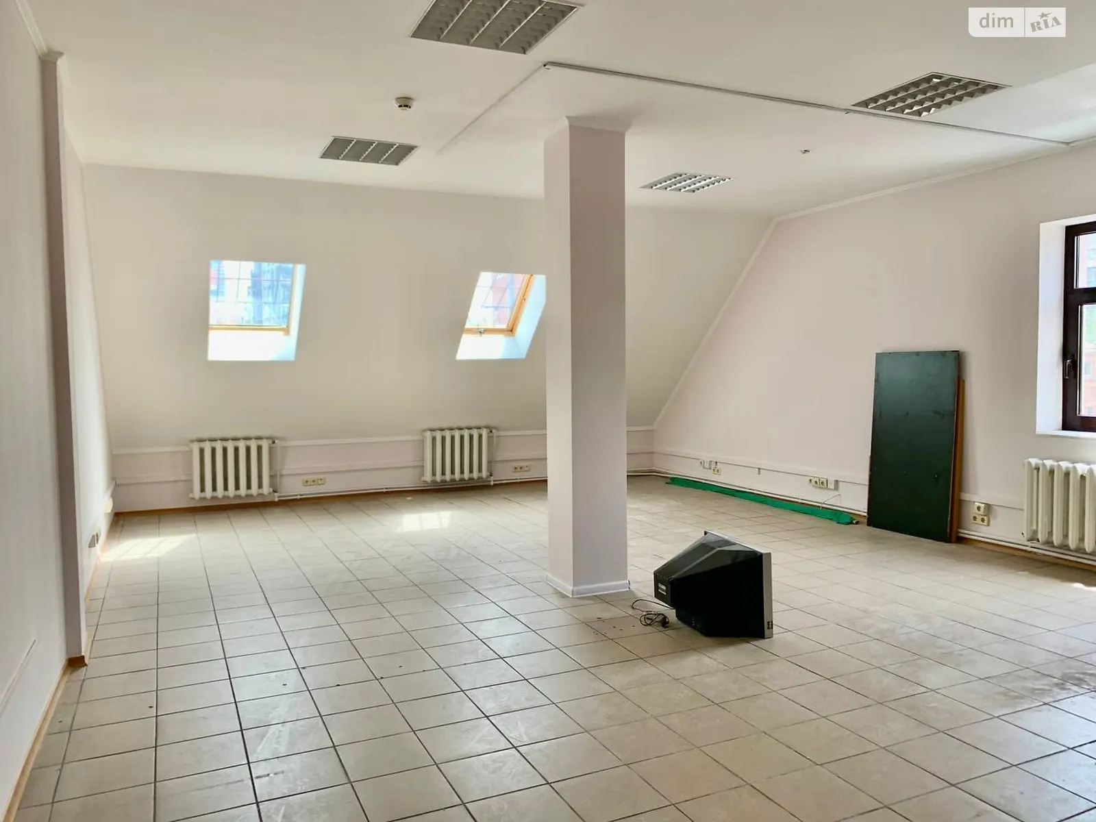 Сдается в аренду офис 250 кв. м в бизнес-центре, цена: 75000 грн - фото 1