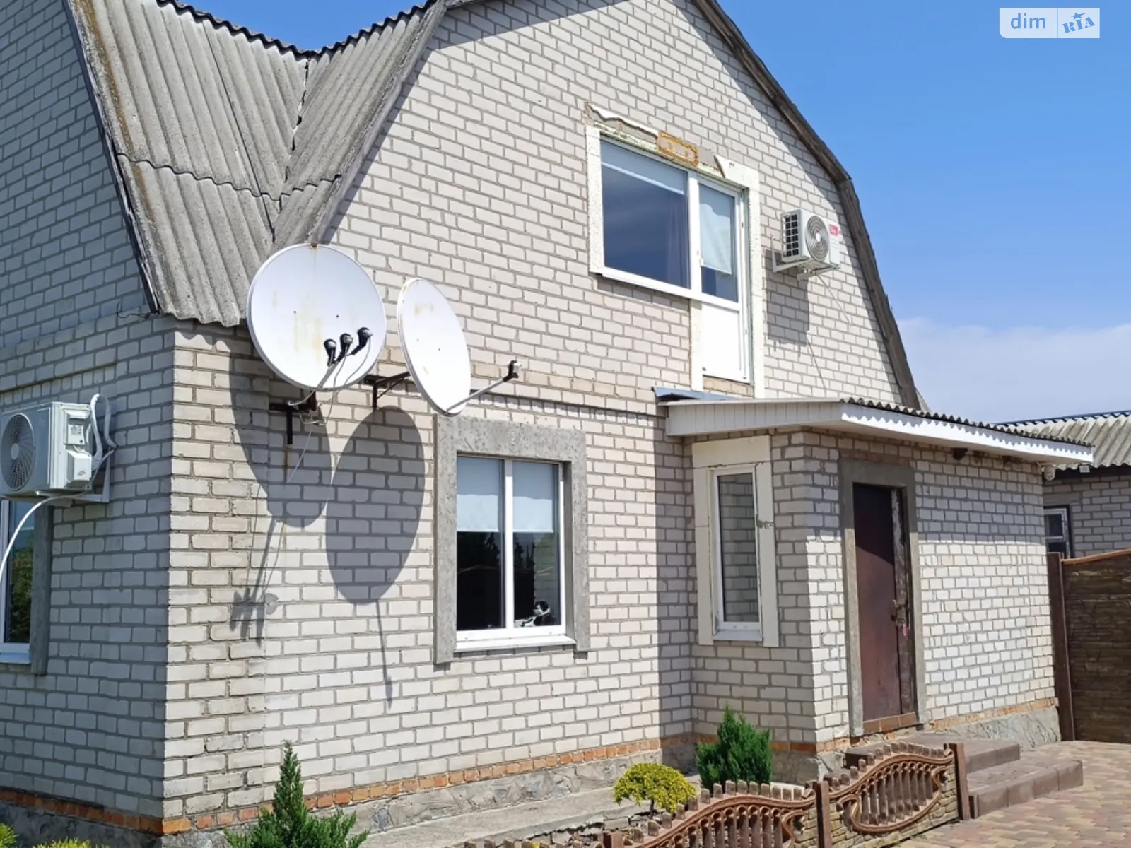 Продается дом на 2 этажа 191 кв. м с участком, цена: 42000 $ - фото 1