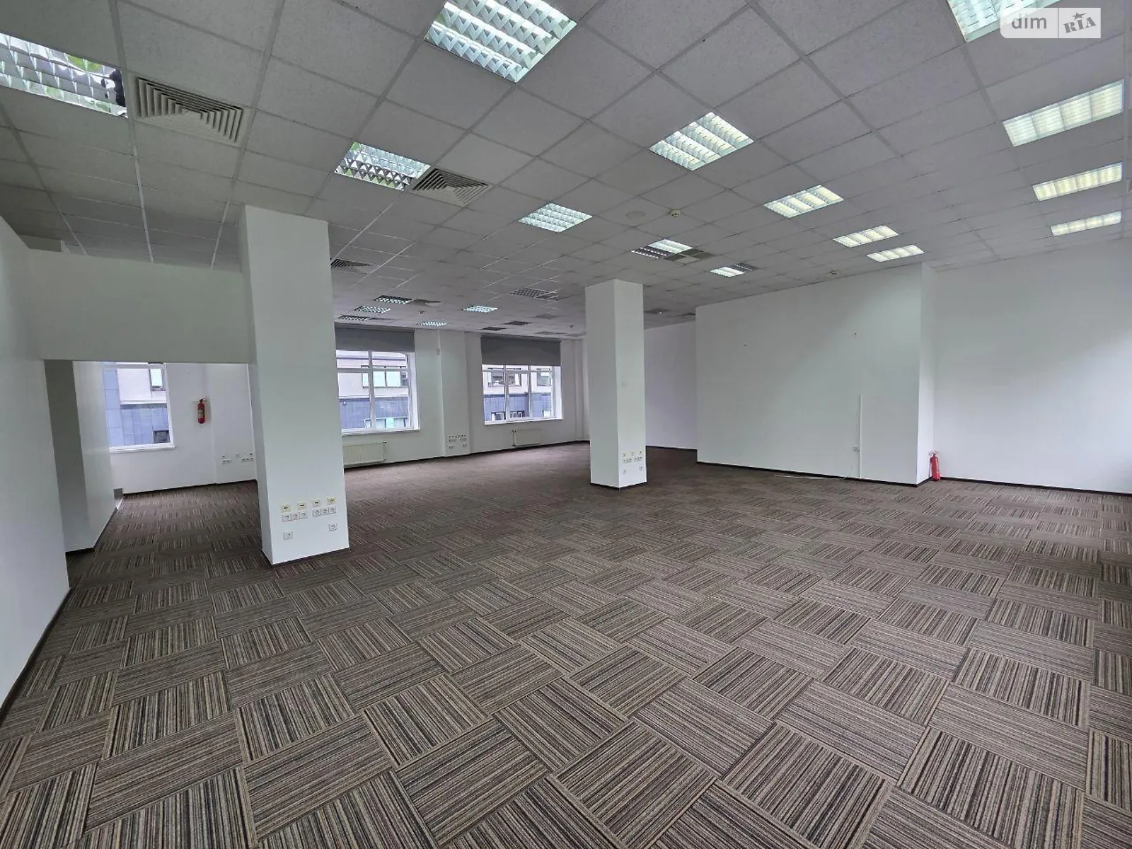Сдается в аренду офис 450 кв. м в бизнес-центре, цена: 7900 $ - фото 1