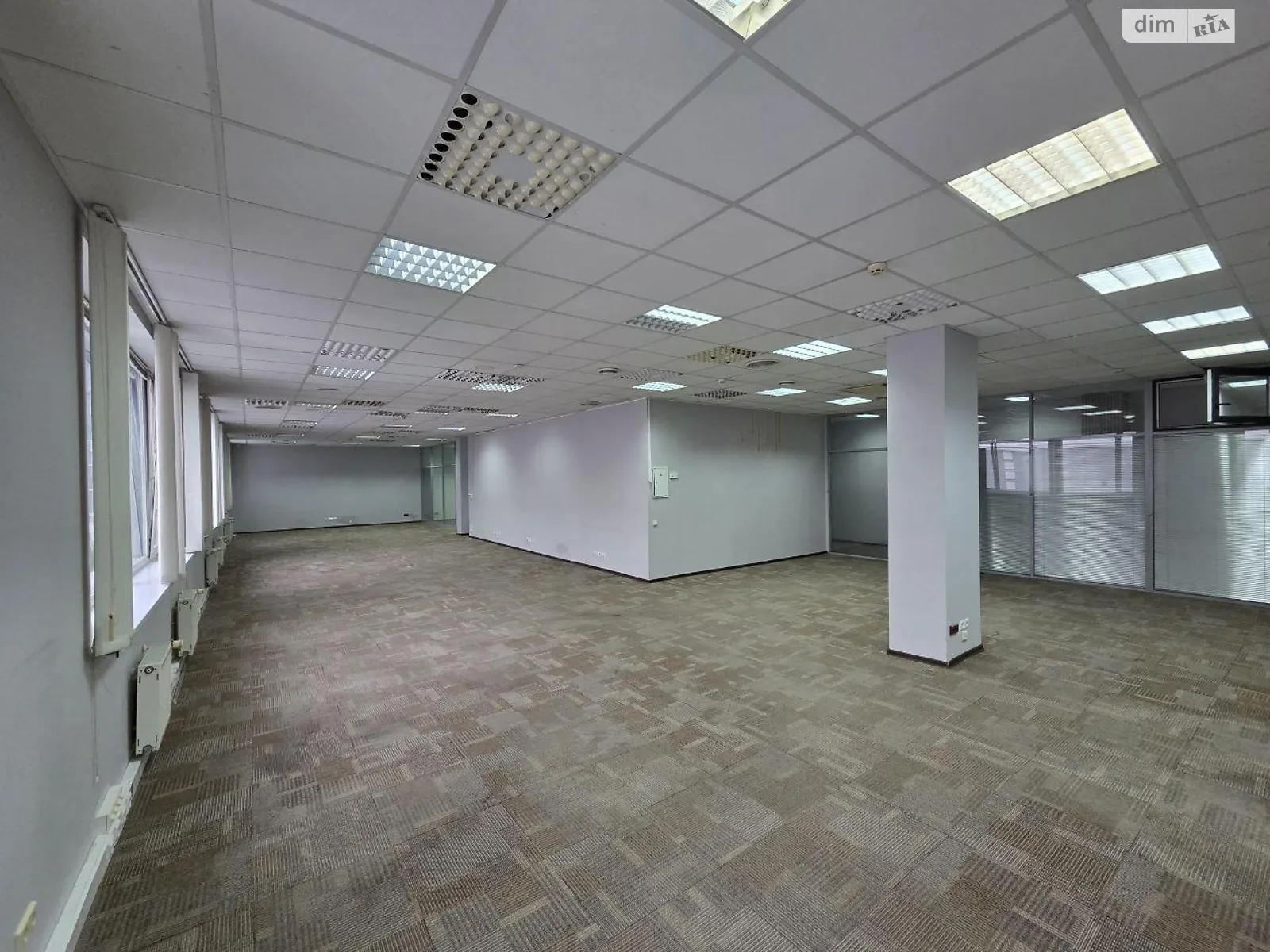 Сдается в аренду офис 1100 кв. м в бизнес-центре, цена: 19500 $ - фото 1