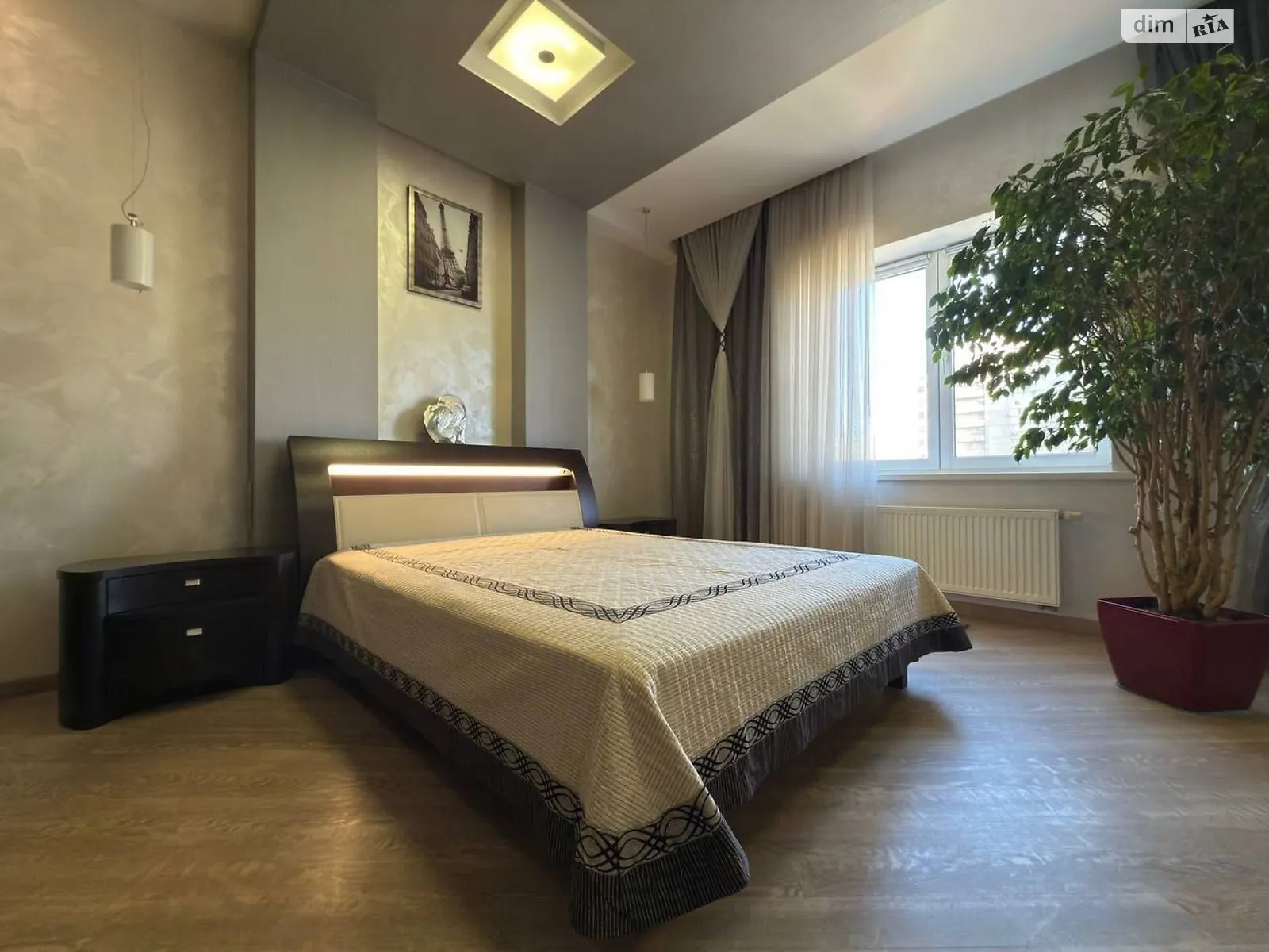 Сдается в аренду 3-комнатная квартира 130 кв. м в Днепре, ул. Гусенко, 17 - фото 1