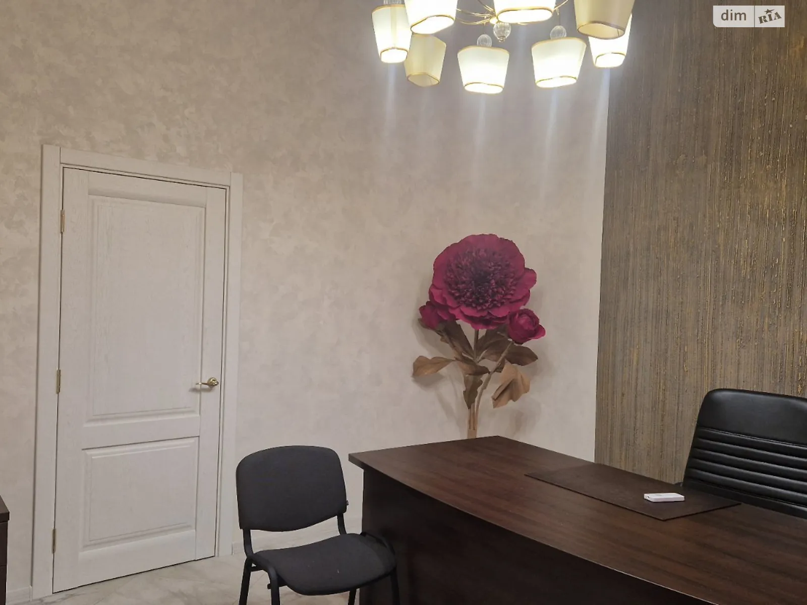Продается офис 30.1 кв. м в бизнес-центре, цена: 47000 $ - фото 1