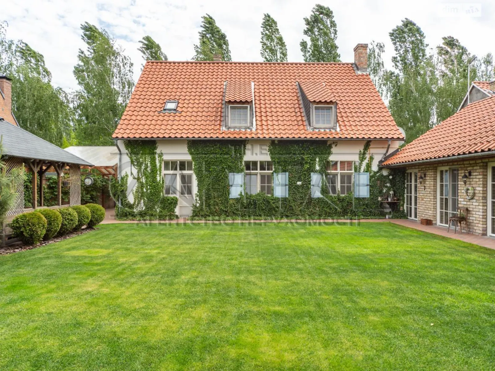 Продається будинок 2 поверховий 190 кв. м з каміном, цена: 340000 $ - фото 1