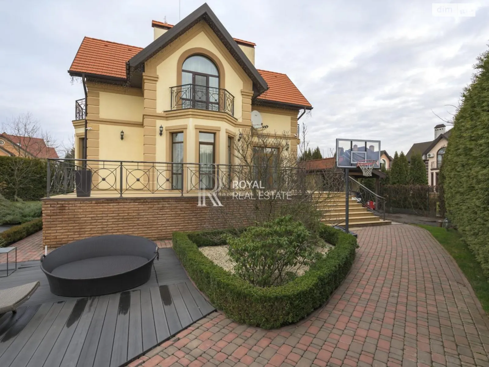 Сдается в аренду дом на 2 этажа 286 кв. м с бассейном, цена: 3900 $ - фото 1