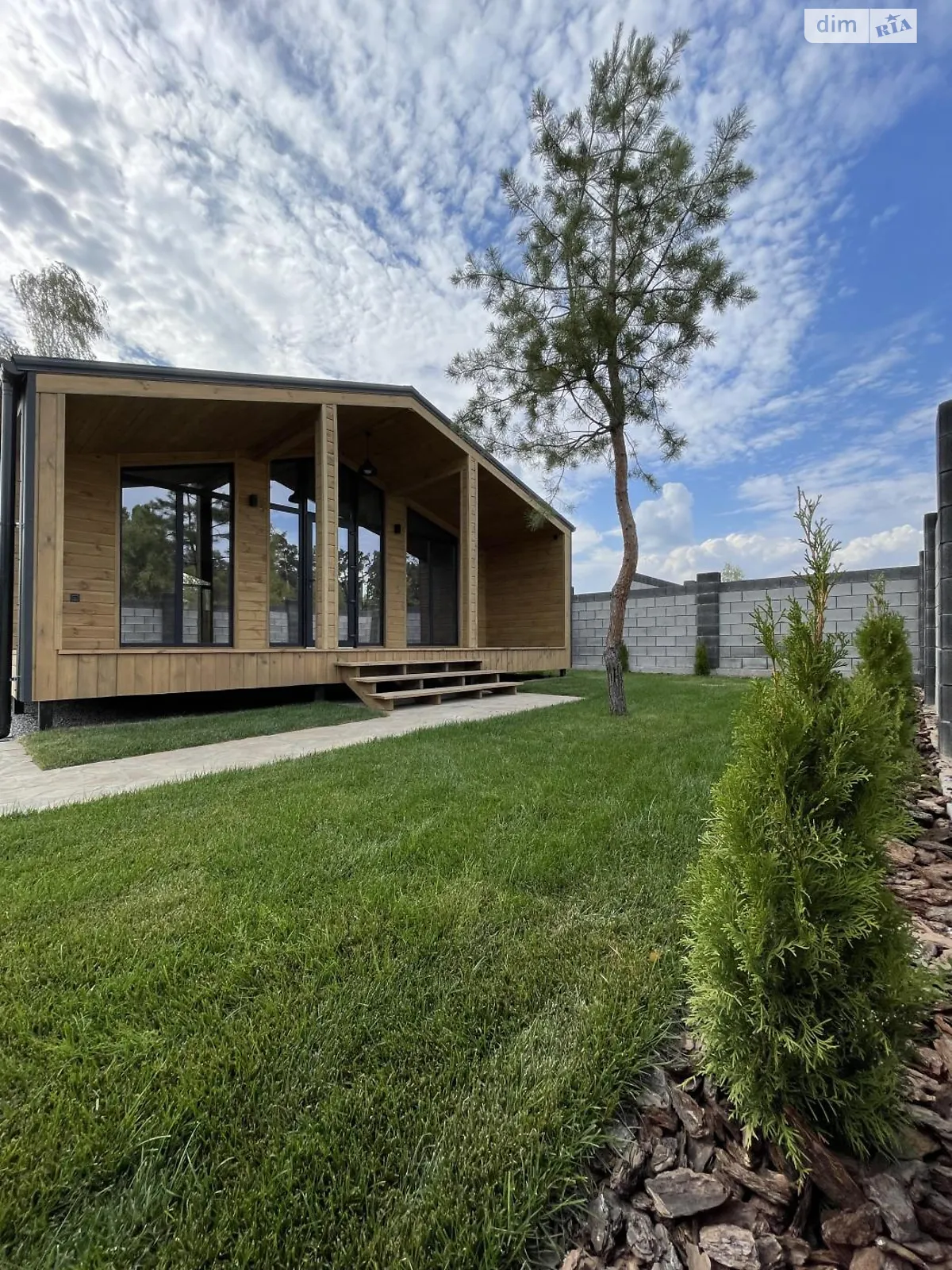 Продается одноэтажный дом 89 кв. м с камином, цена: 83000 $ - фото 1