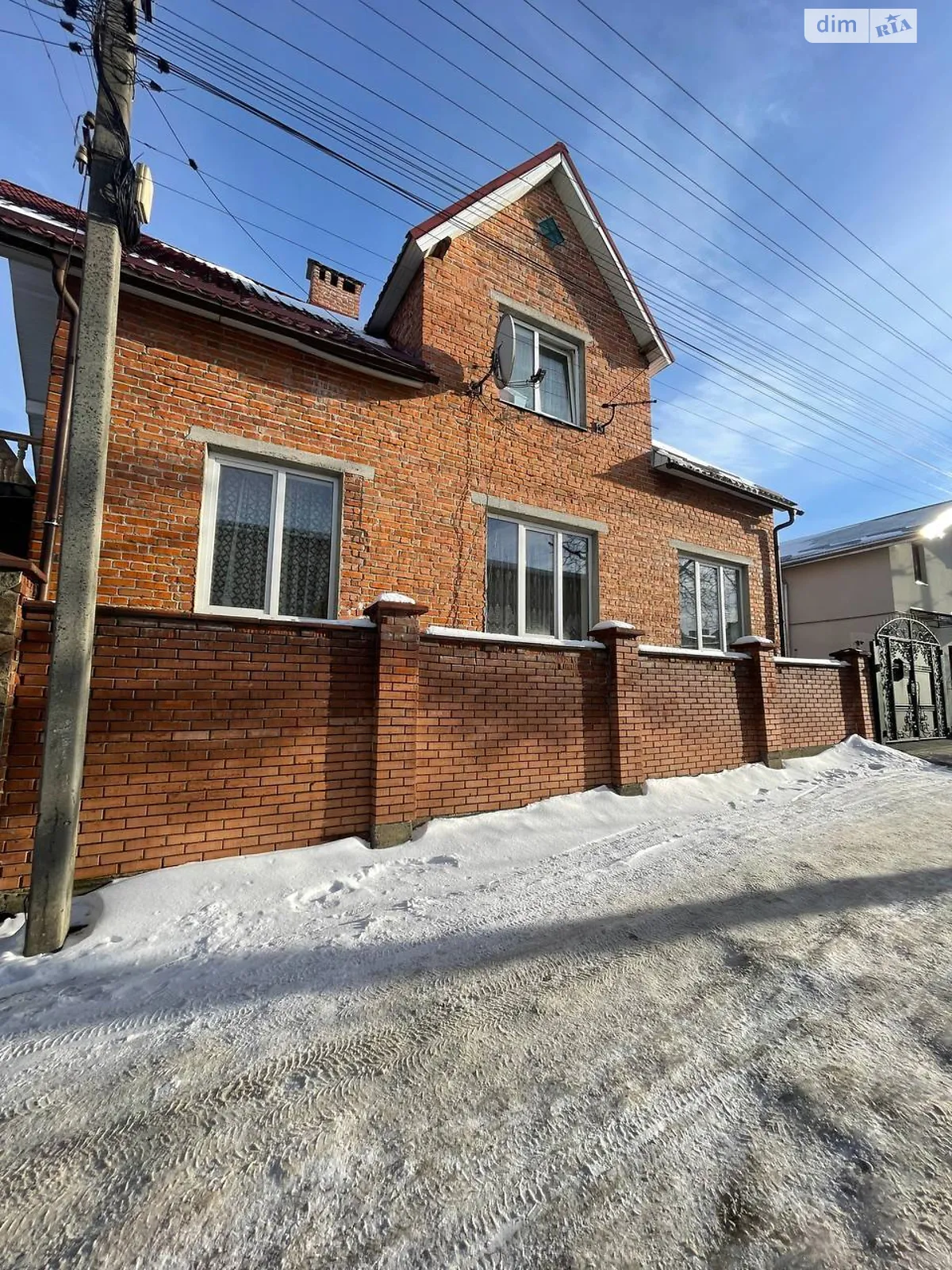 Продается дом на 2 этажа 196.5 кв. м с подвалом, цена: 185000 $ - фото 1