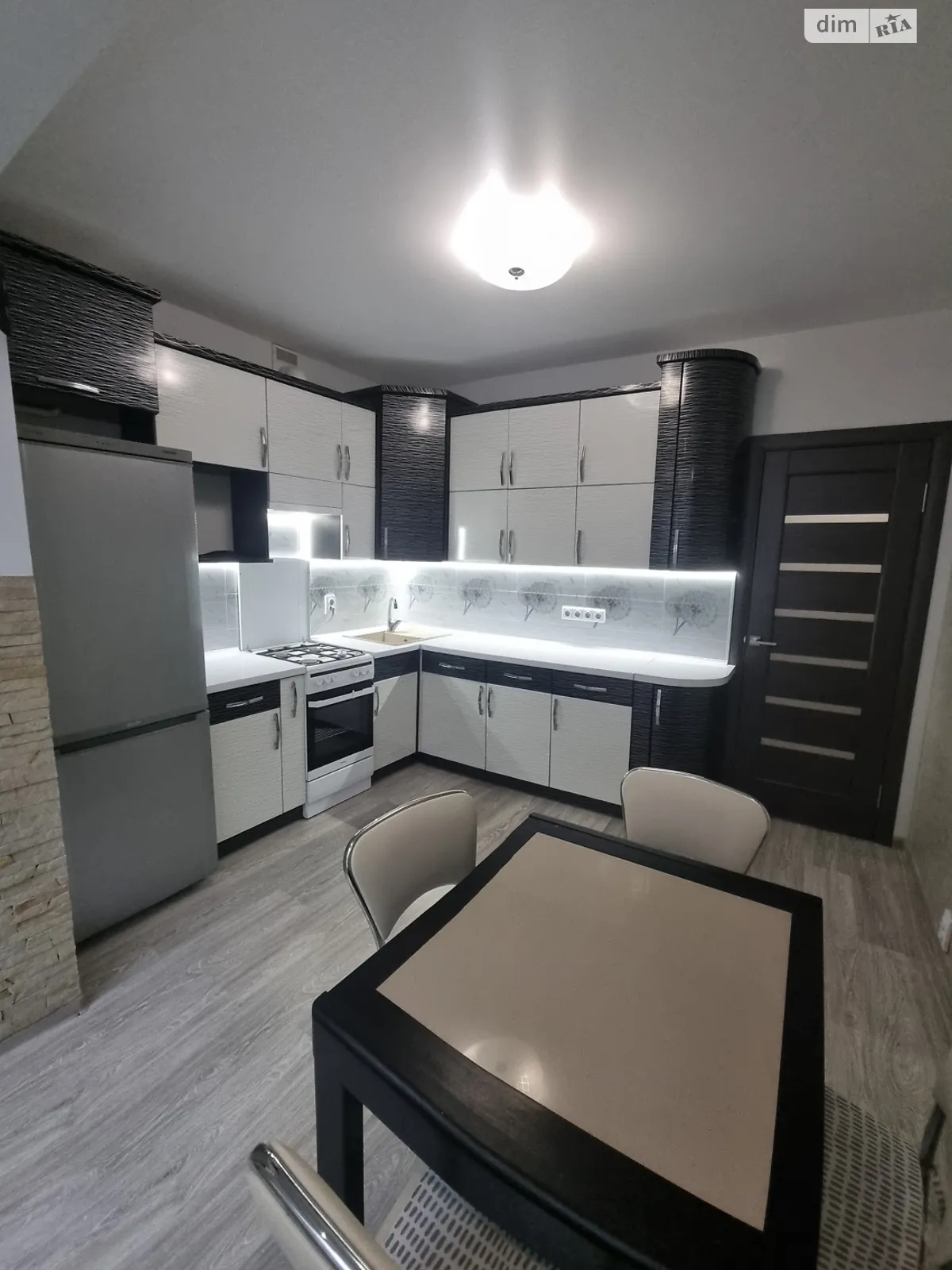 Сдается в аренду 2-комнатная квартира 51 кв. м в Хмельницком, ул. Степана Бандеры - фото 1