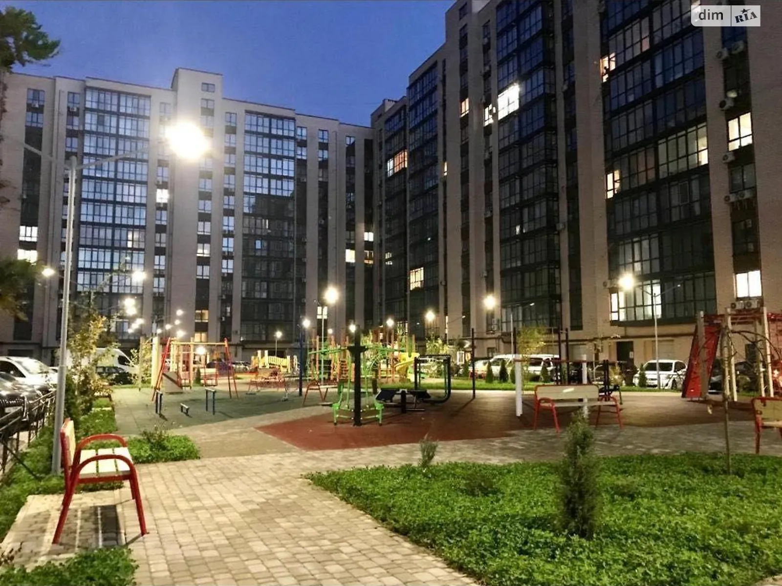 Продается 1-комнатная квартира 45 кв. м в Днепре, ул. Набережная Победы, 44 - фото 1
