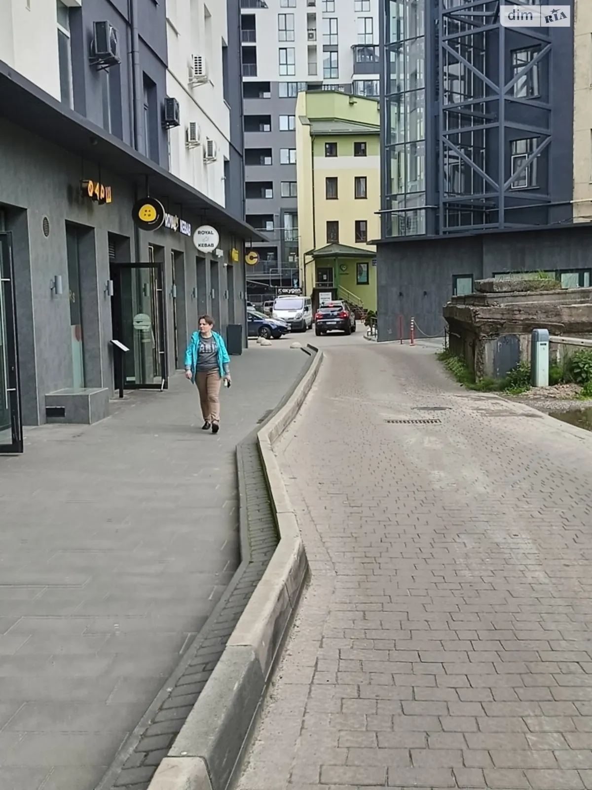 Сдается в аренду офис 27.3 кв. м в бизнес-центре, цена: 218 $ - фото 1