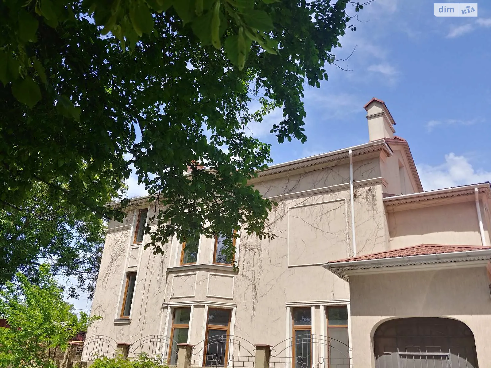Продается дом на 2 этажа 904 кв. м с бассейном, цена: 550000 $ - фото 1