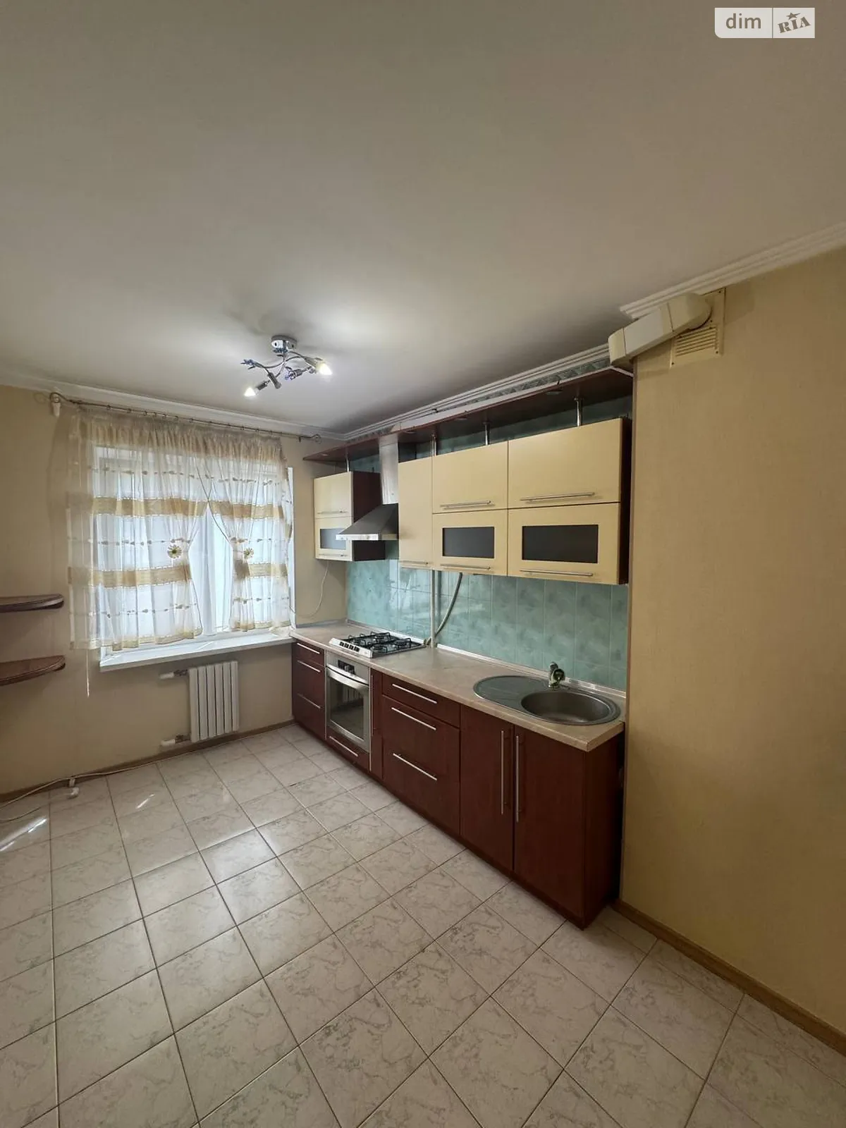 Продається 3-кімнатна квартира 63 кв. м у Одесі, вул. Середня, 61 - фото 1
