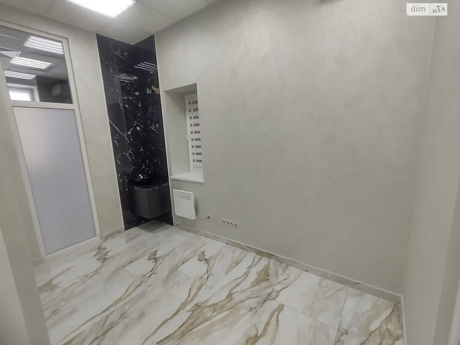 Сдается в аренду офис 24 кв. м в бизнес-центре, цена: 14000 грн - фото 1