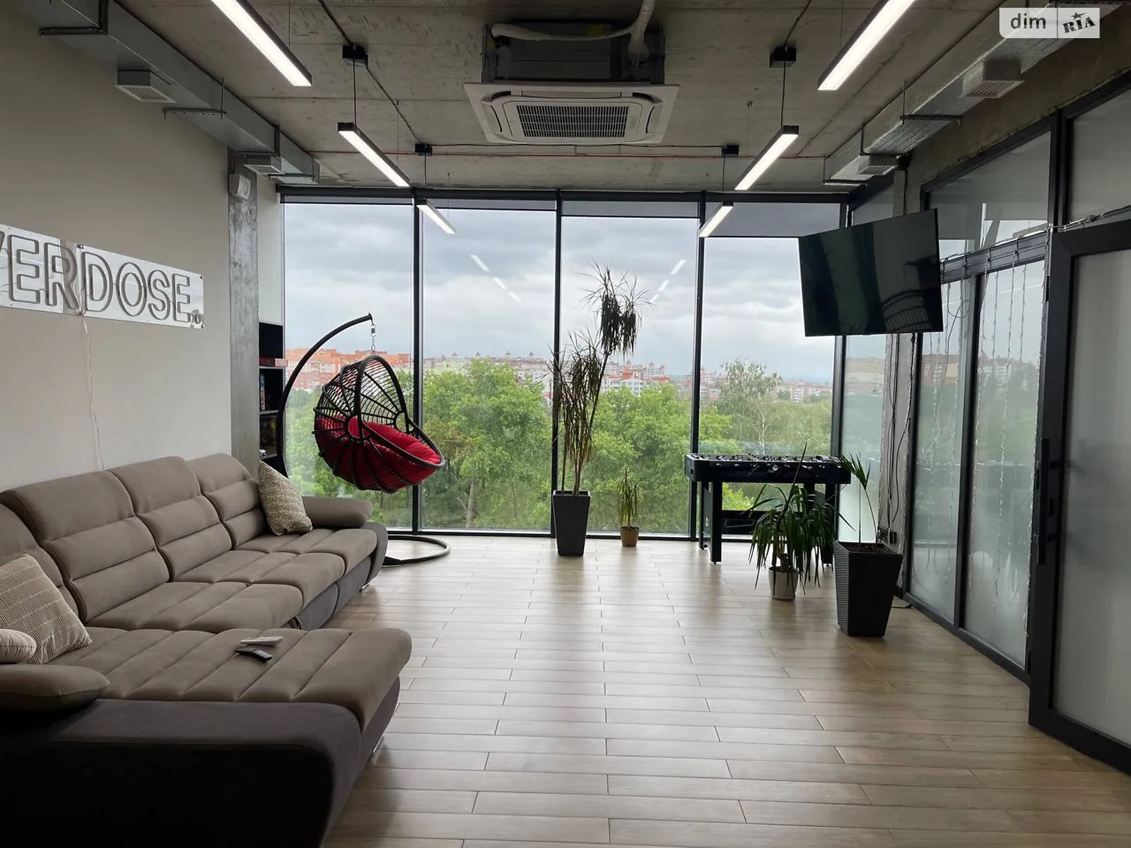 Сдается в аренду офис 155 кв. м в бизнес-центре, цена: 1860 $ - фото 1