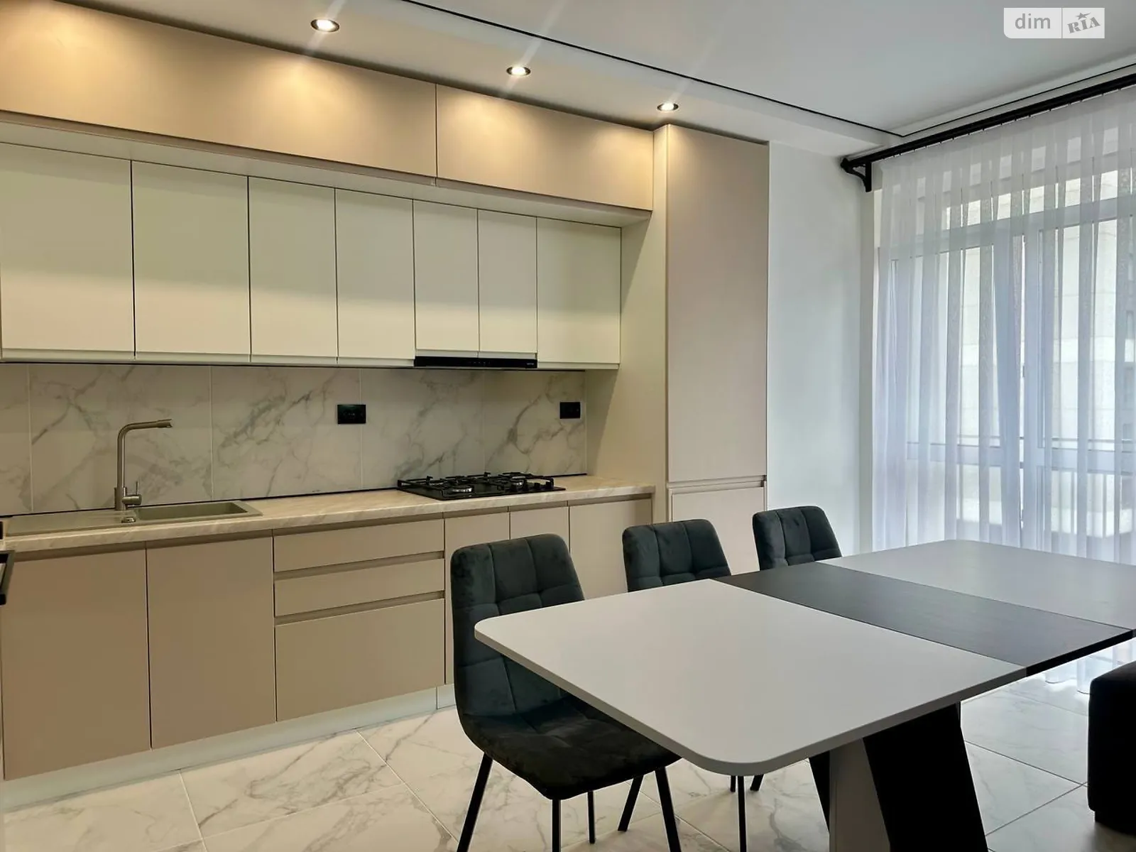 Здається в оренду 2-кімнатна квартира 62 кв. м у, цена: 500 $ - фото 1