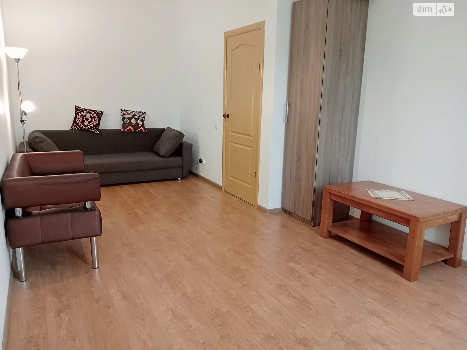 Продается 1-комнатная квартира 40 кв. м в Киеве, ул. Бугская(Енисейская), 8 - фото 1